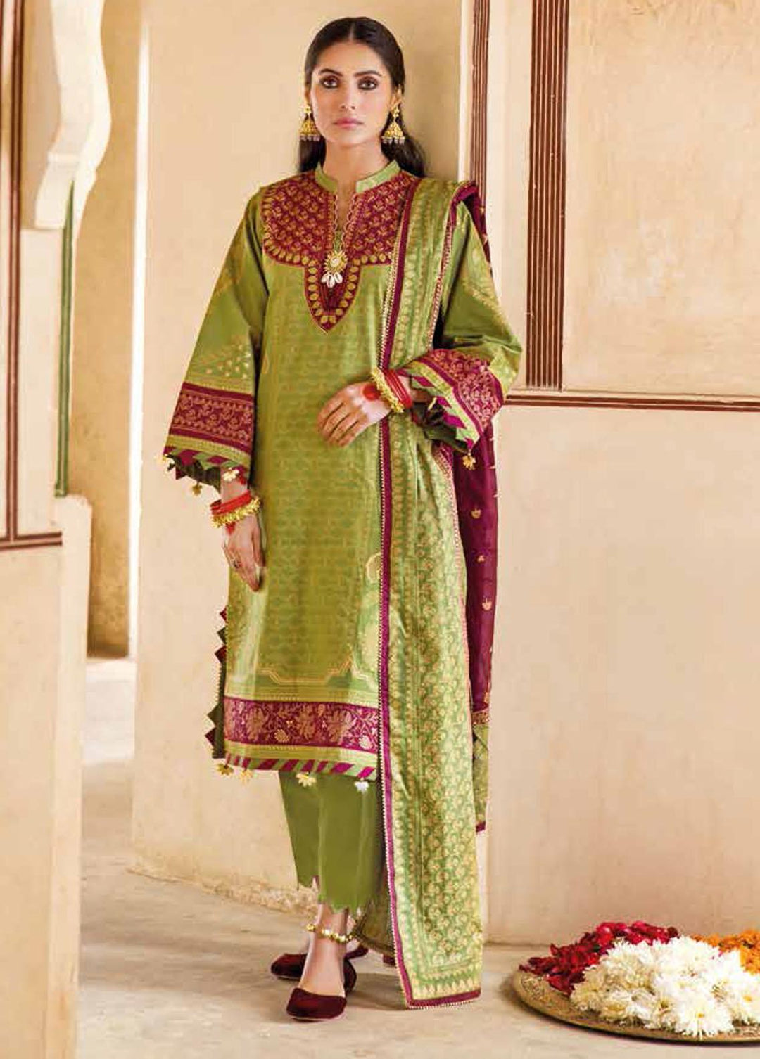 Gul Ahmed Printed Lawn Suits Unstitched 3 Piece GA22SB CL-22175 B - Summer Collection