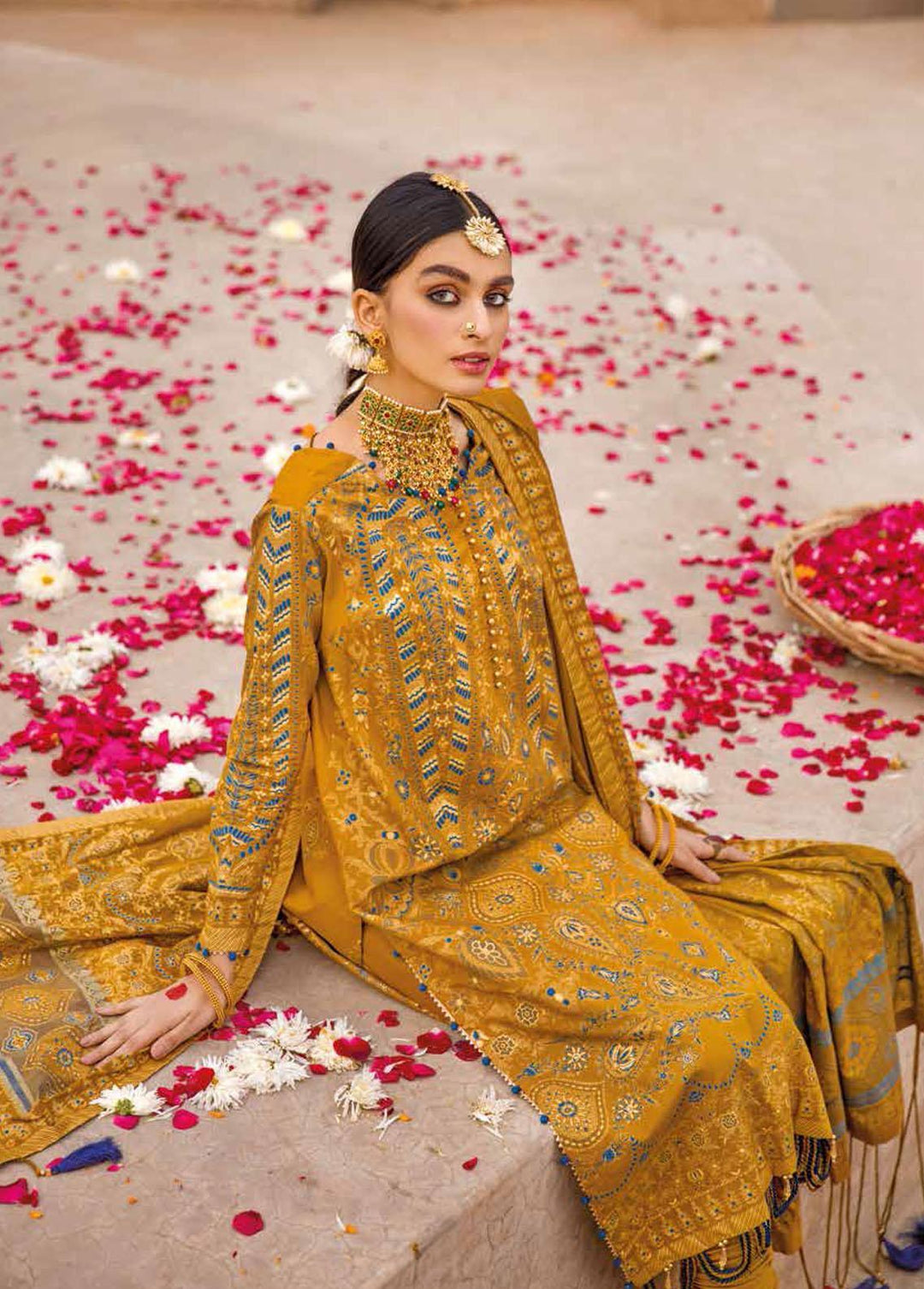 Gul Ahmed Printed Lawn Suits Unstitched 3 Piece GA22SB CL-22216 B - Summer Collection