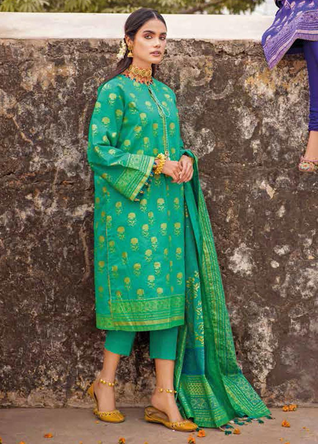 Gul Ahmed Printed Lawn Suits Unstitched 3 Piece GA22SB CL-22220 A - Summer Collection