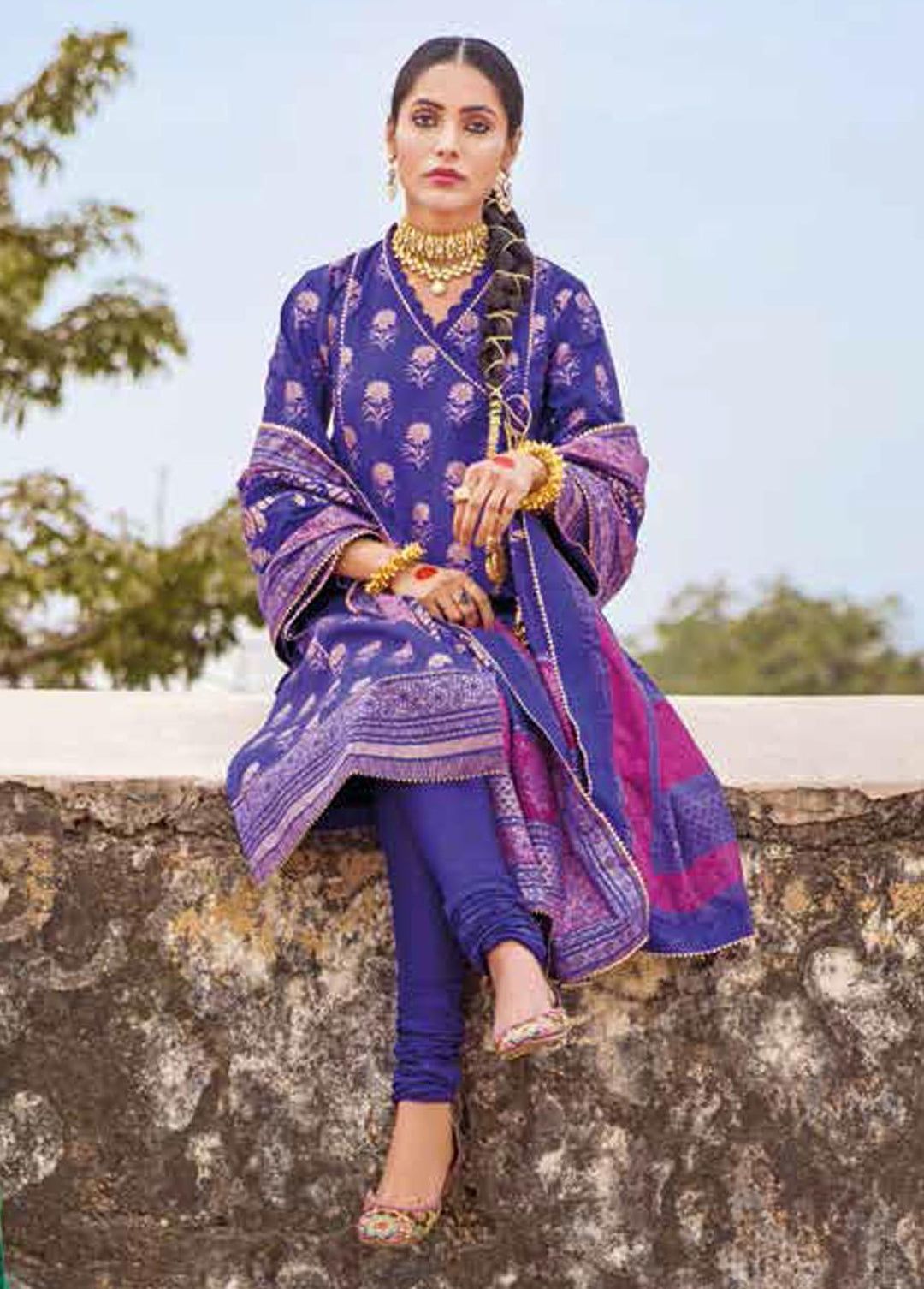 Gul Ahmed Printed Lawn Suits Unstitched 3 Piece GA22SB CL-22220 B - Summer Collection