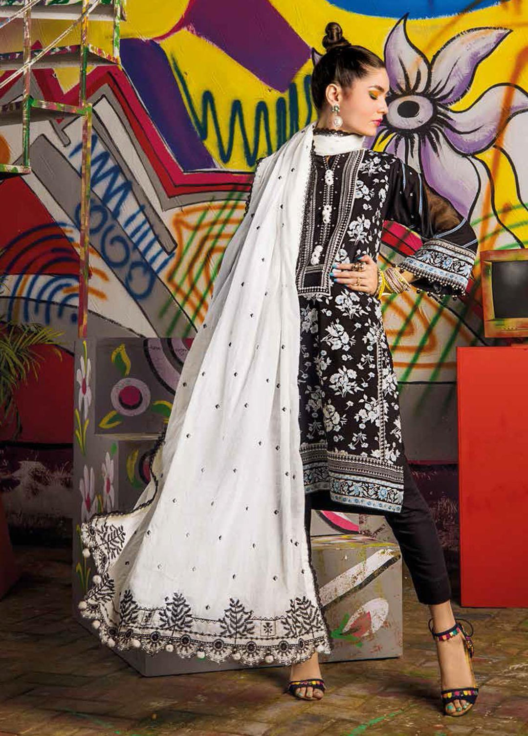 Gul Ahmed Embroidered Lawn Suits Unstitched 3 Piece GA22SB DN-22030 - Summer Collection