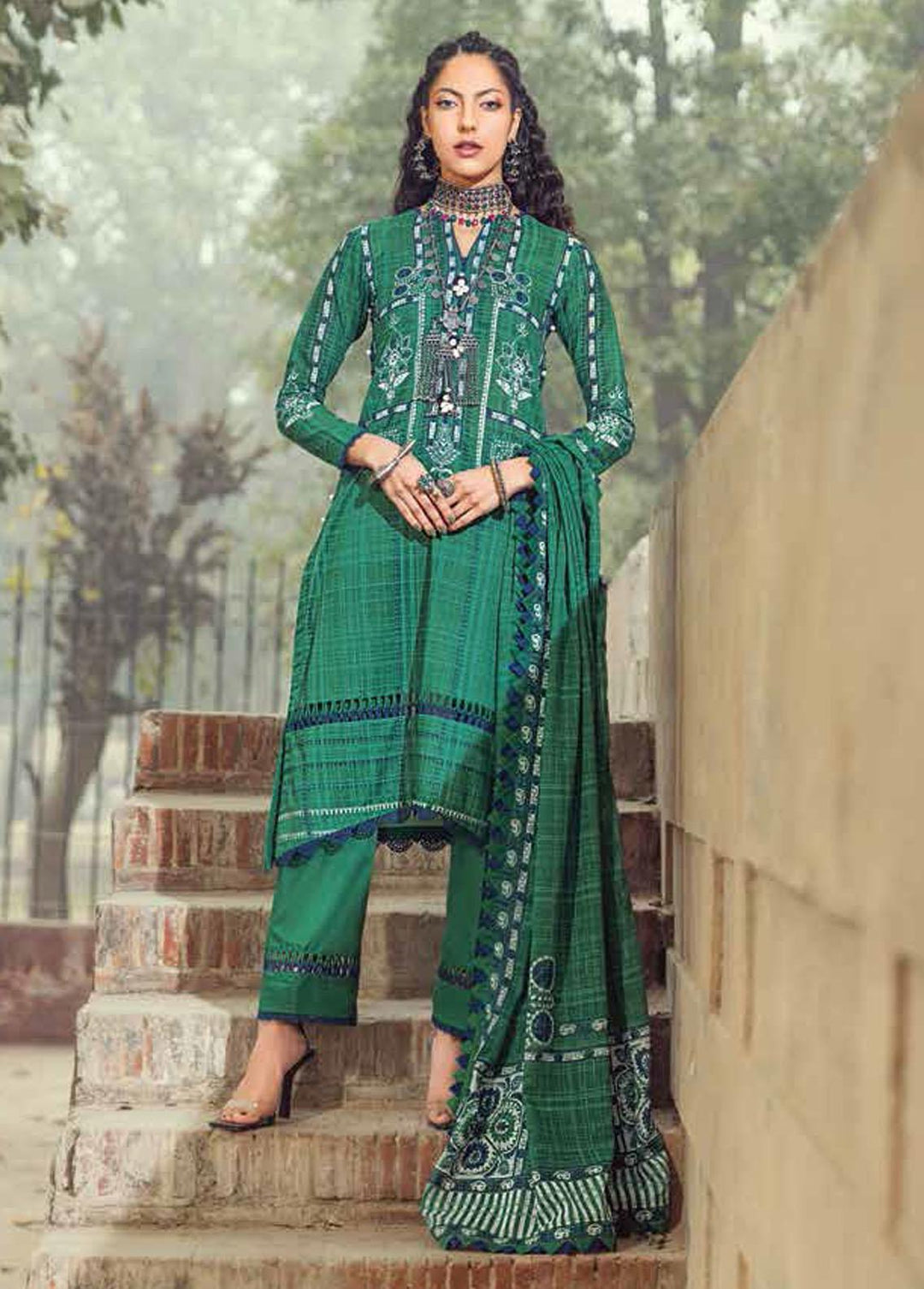 Gul Ahmed Printed Lawn Suits Unstitched 3 Piece GA22SB DN-22050 - Summer Collection