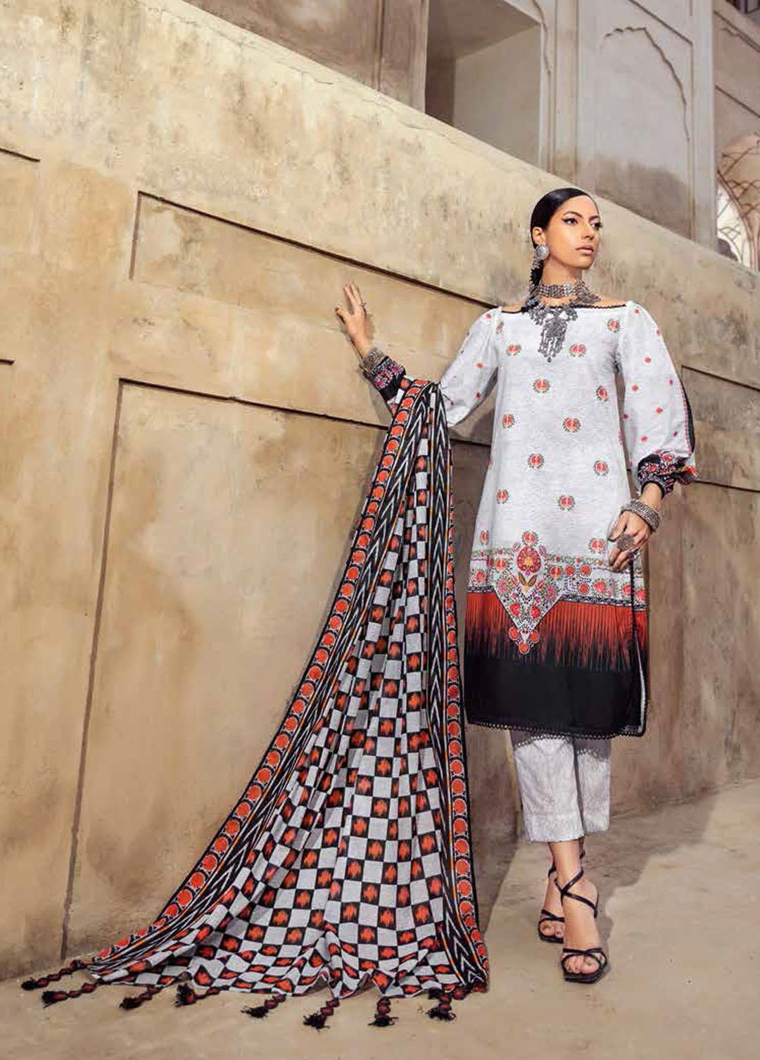 Gul Ahmed Printed Lawn Suits Unstitched 3 Piece GA22SB DN-22055 - Summer Collection