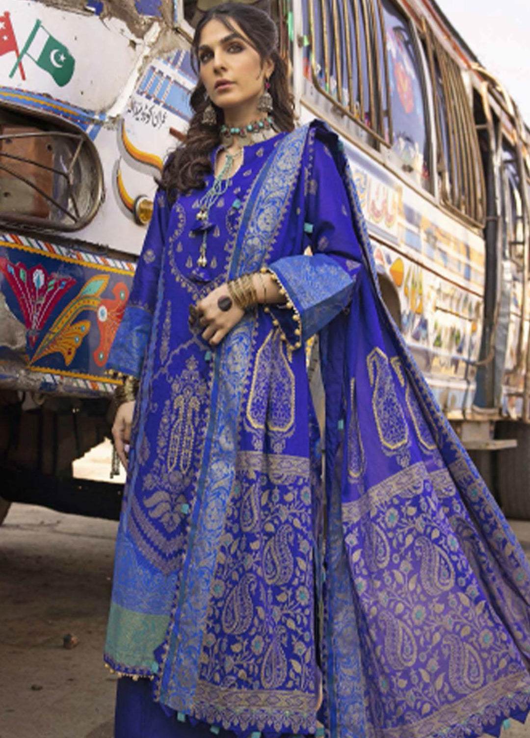 Gul Ahmed Printed Lawn Suits Unstitched 3 Piece GA23F CL-32534A - Festive Collection