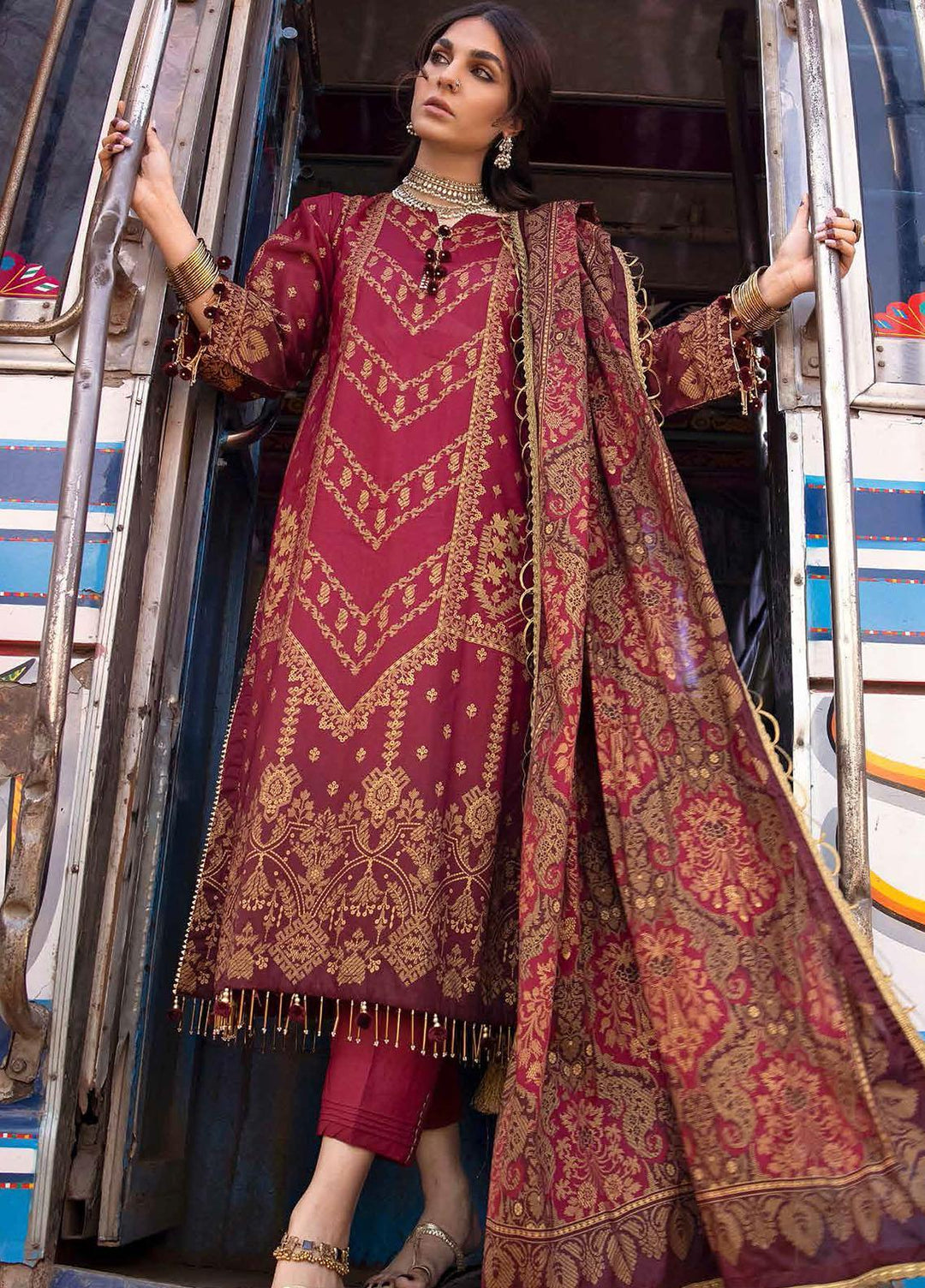 Gul Ahmed Printed Lawn Suits Unstitched 3 Piece GA23F CL-32539A - Festive Collection