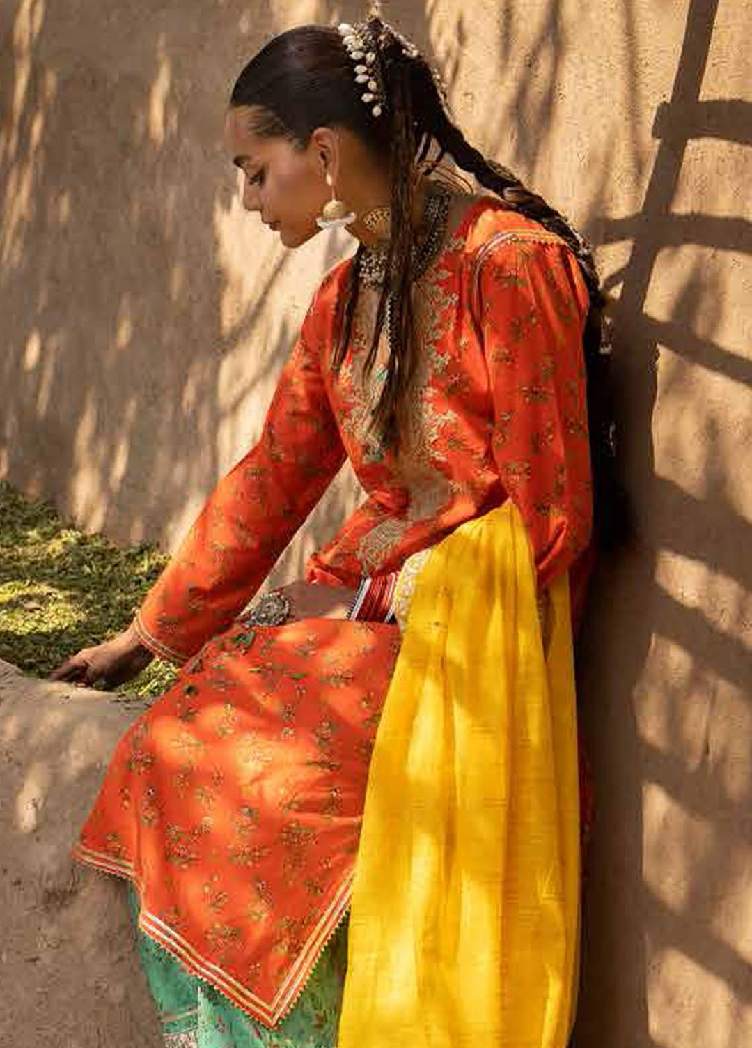 Gul Ahmed Embroidered Lawn Suits Unstitched 3 Piece GA23F FE-32102 - Festive Collection