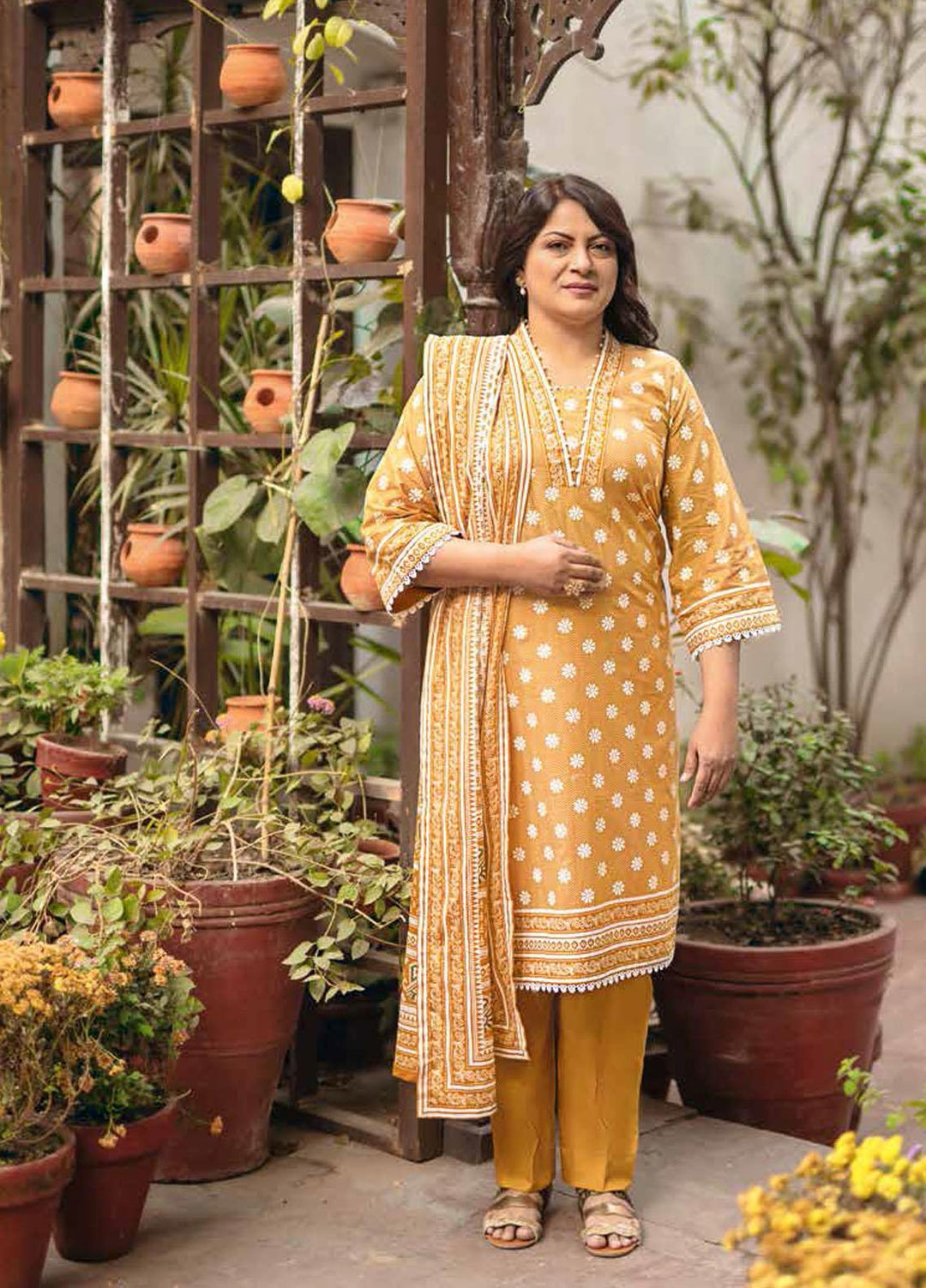 Gul Ahmed Printed Lawn Suits Unstitched 3 Piece GA22ML CL-22012 B - Summer Collection