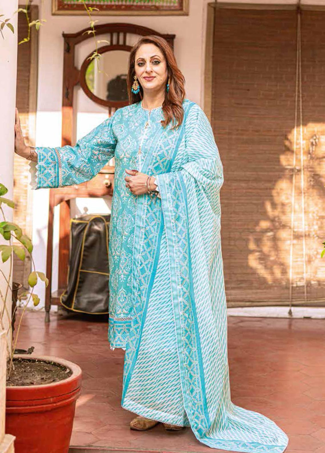 Gul Ahmed Printed Lawn Suits Unstitched 3 Piece GA22ML CL-22151 B - Summer Collection