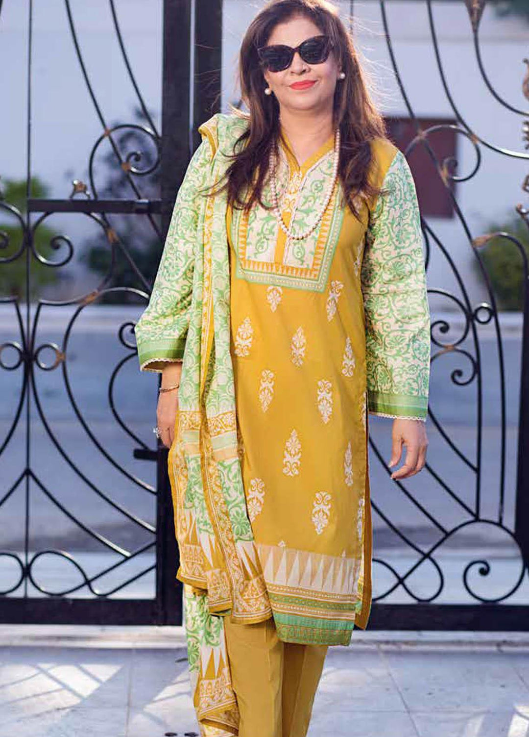 Gul Ahmed Printed Lawn Suits Unstitched 3 Piece GA21M CL-1088 B - Summer Collection