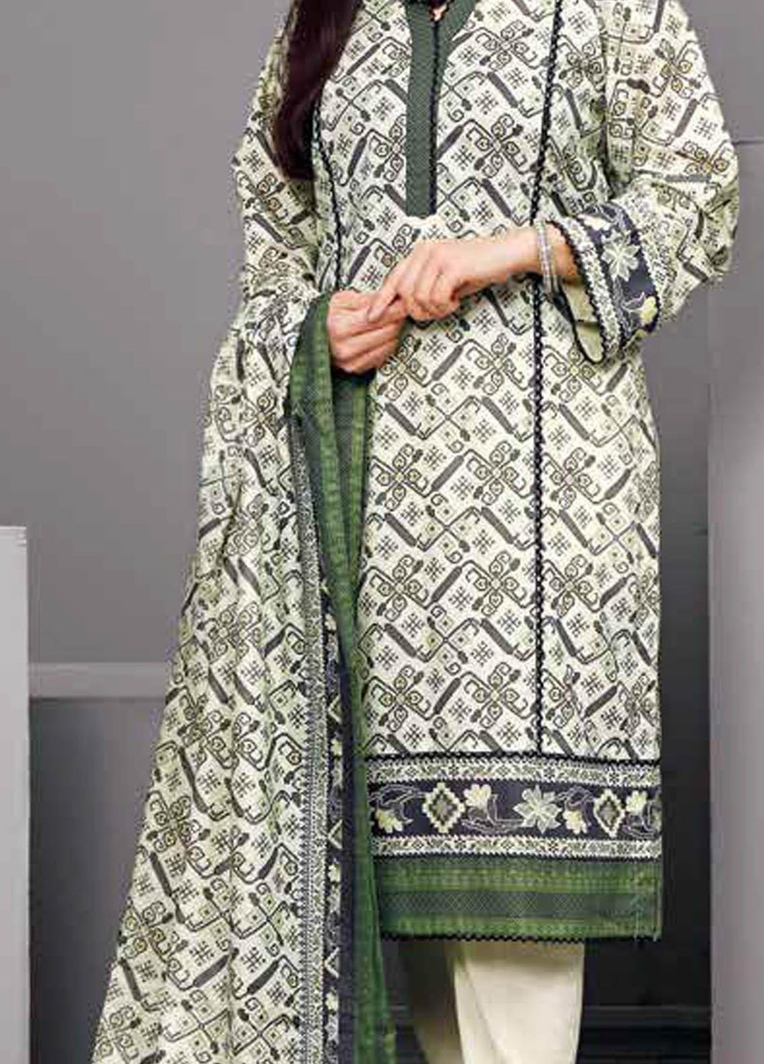 Gul Ahmed Printed Lawn Suits Unstitched 3 Piece GA21M CL-1101 A - Summer Collection