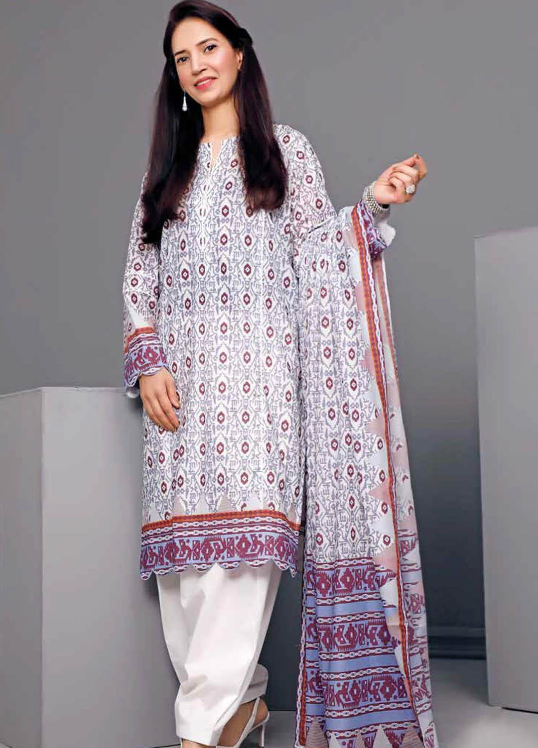 Gul Ahmed Printed Lawn Suits Unstitched 3 Piece GA21M CL-1102 A - Summer Collection