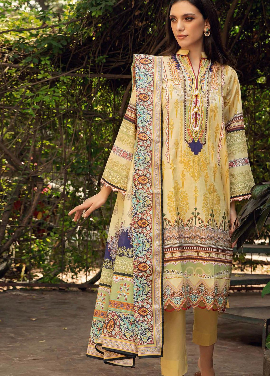 Gul Ahmed Printed Lawn Suits Unstitched 3 Piece GA21PF CL12502B - Summer Collection