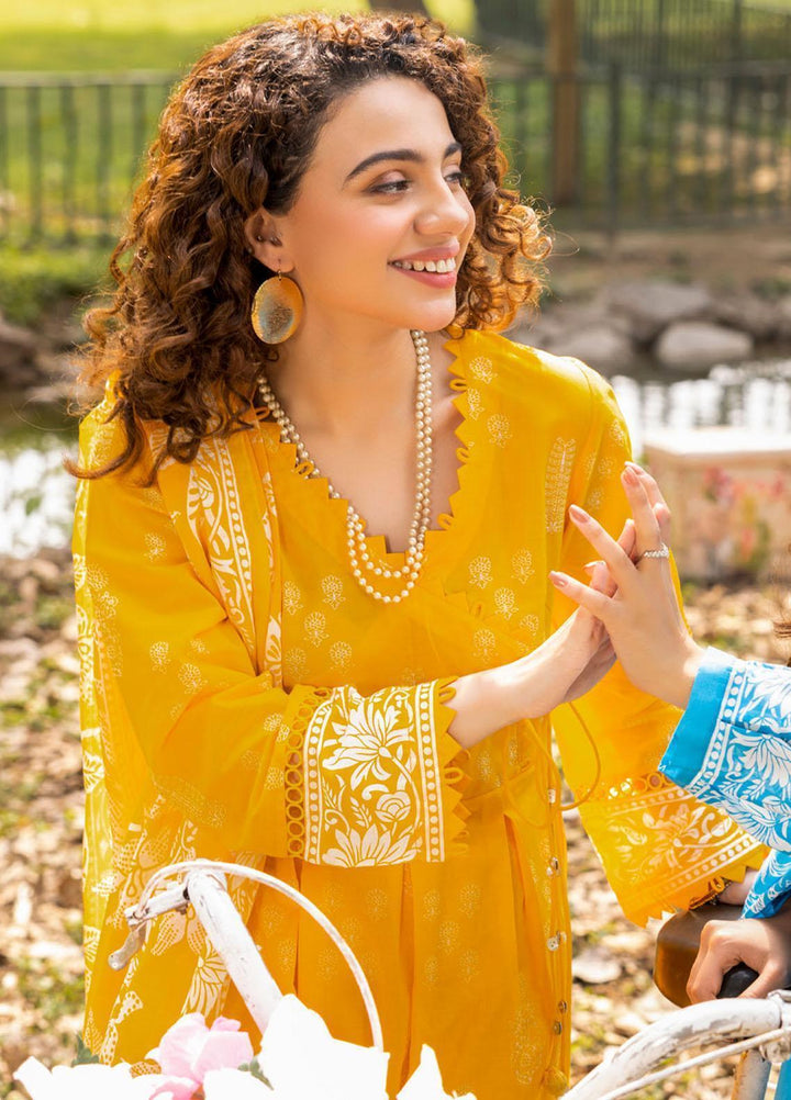 Gul Ahmed Printed Lawn Suits Unstitched 3 Piece GA23SF CL32513-A - Summer Collection