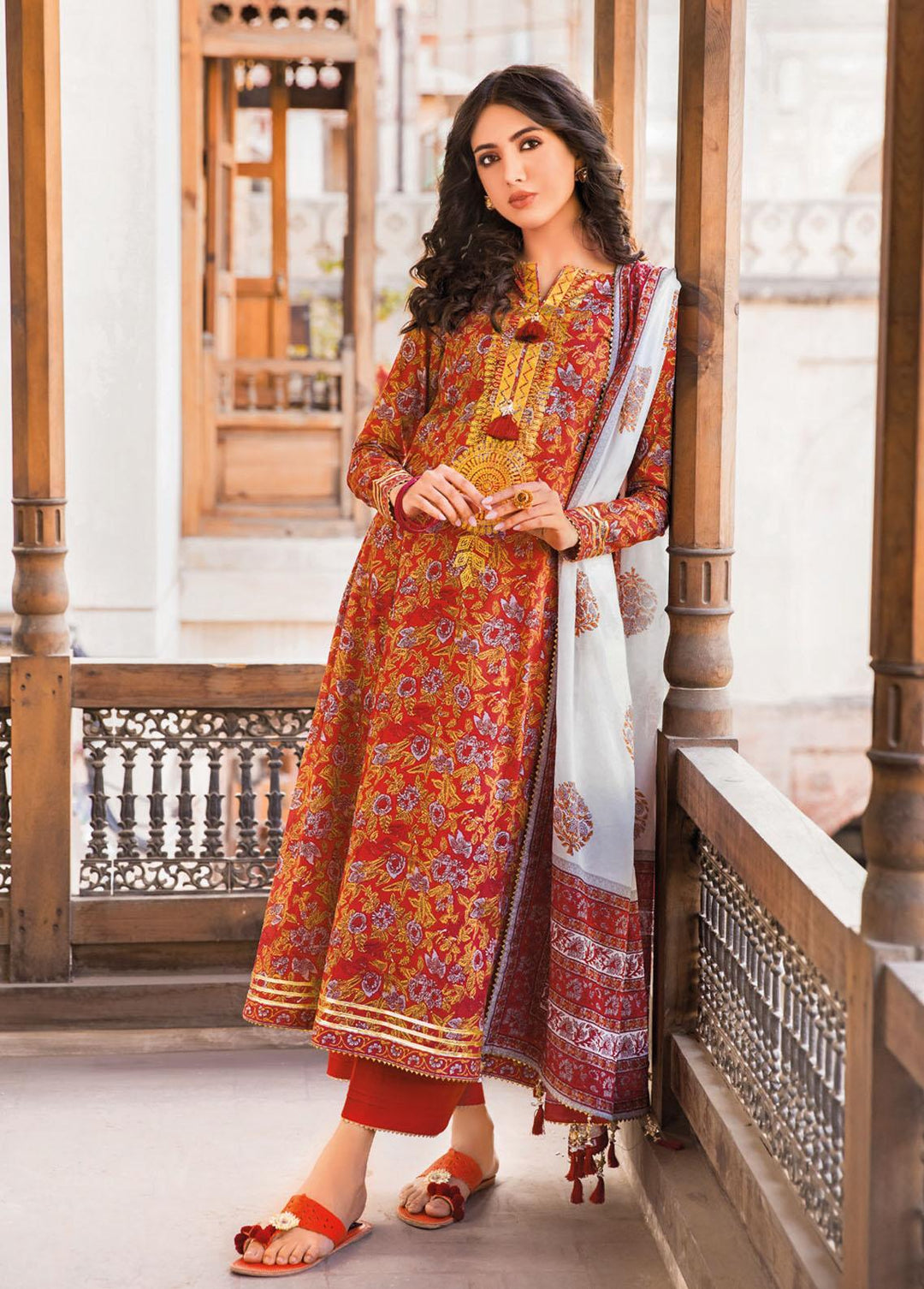 Vintage Garden By Gul Ahmed Printed Lawn Suits Unstitched 3 Piece GA23V CL-32243A - Summer Collection