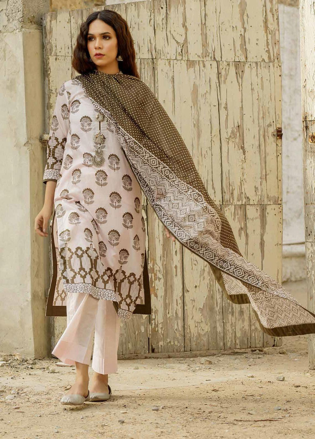 Vintage By Gul Ahmed Printed Lawn Suits Unstitched 3 Piece GA22V CL-22124 - Summer Collection