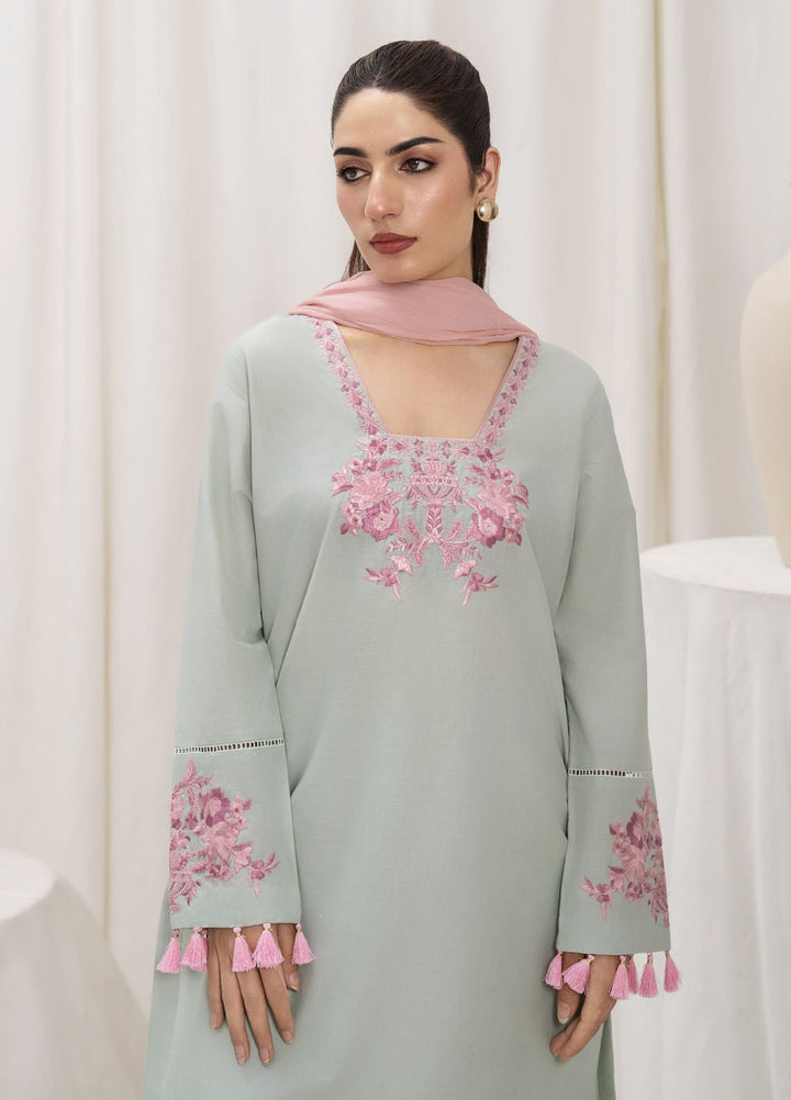 HEM Pret Embroidered Lawn 3 Piece Suit Taurus