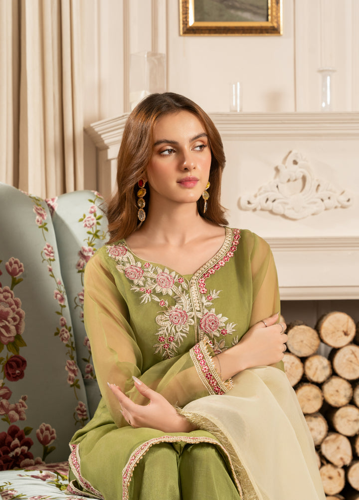 HEM Pret Embroidered Organza 3 Piece Suit Mahira