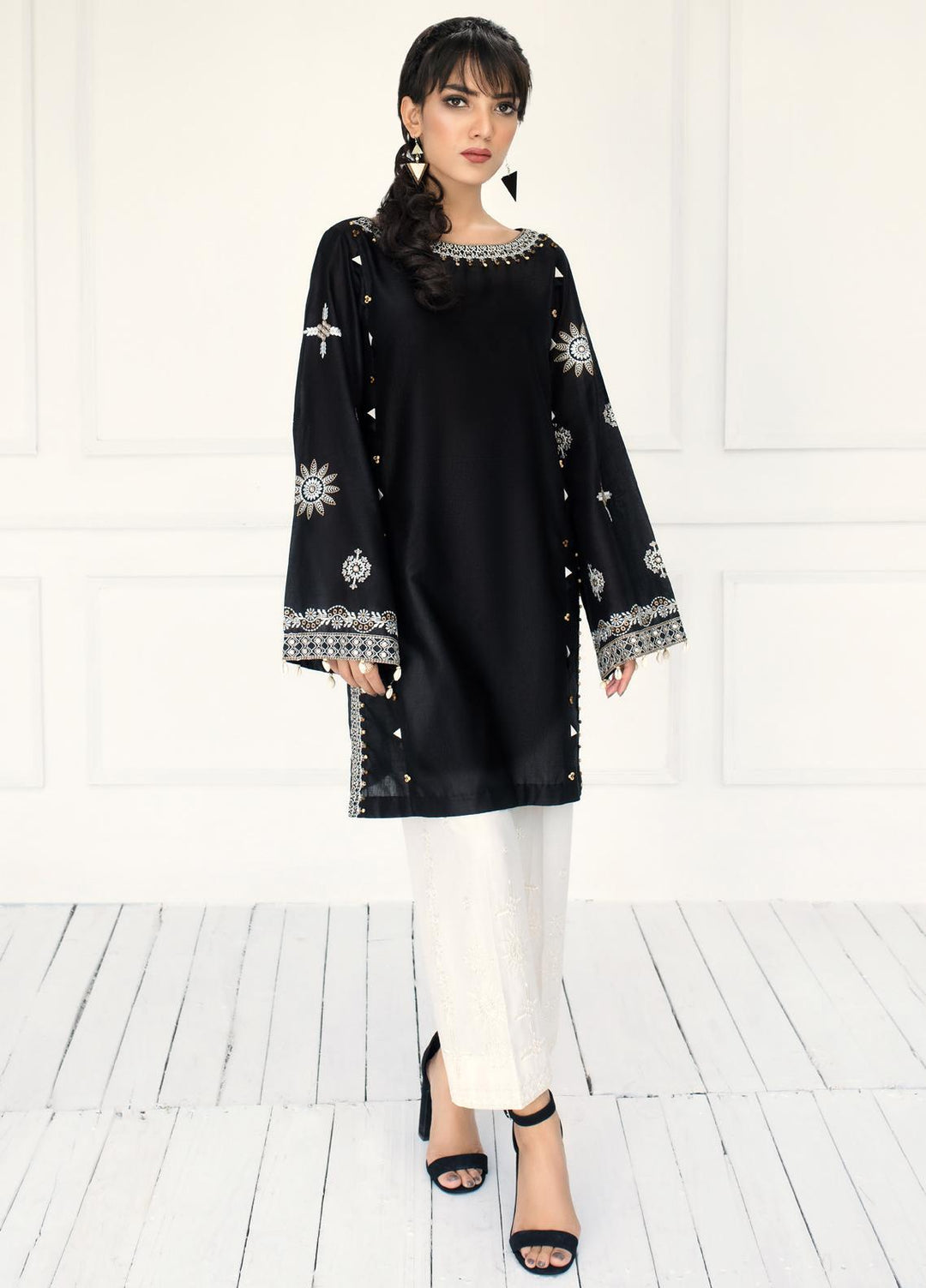 ILAHA Luxury Pret Embroidered Lawn 2 Piece Suit MOONLIGHT DEW