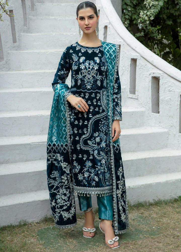 De Velour By Imrozia Premium Embroidered Velvet Suits Unstitched 3 Piece IMP22DV I.V-11 Jade - Luxury Collection