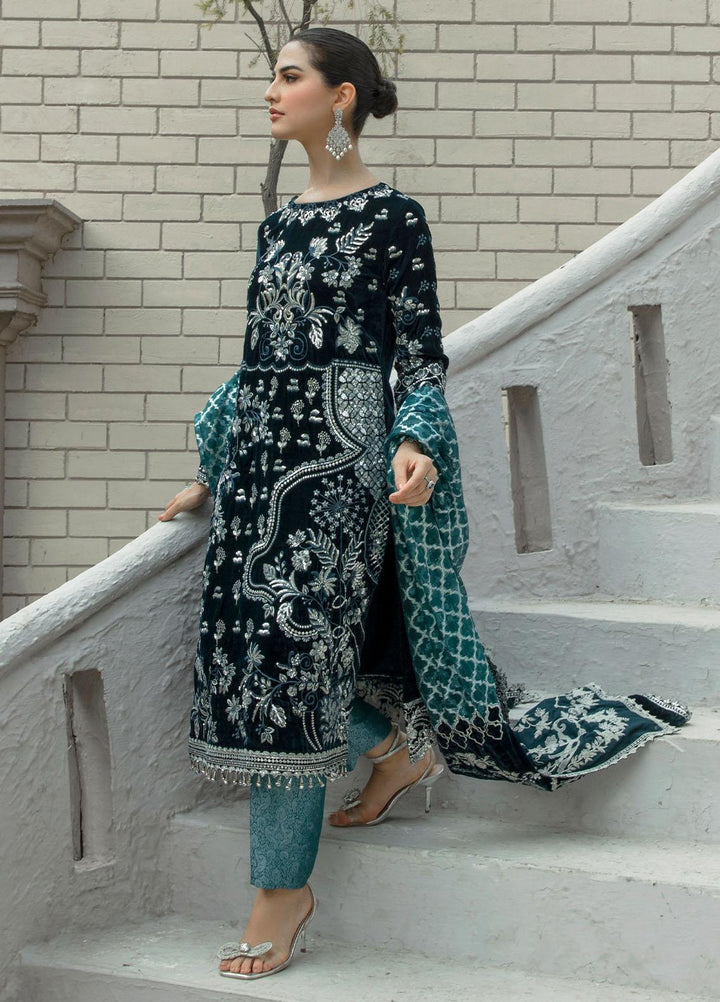 De Velour By Imrozia Premium Embroidered Velvet Suits Unstitched 3 Piece IMP22DV I.V-11 Jade - Luxury Collection