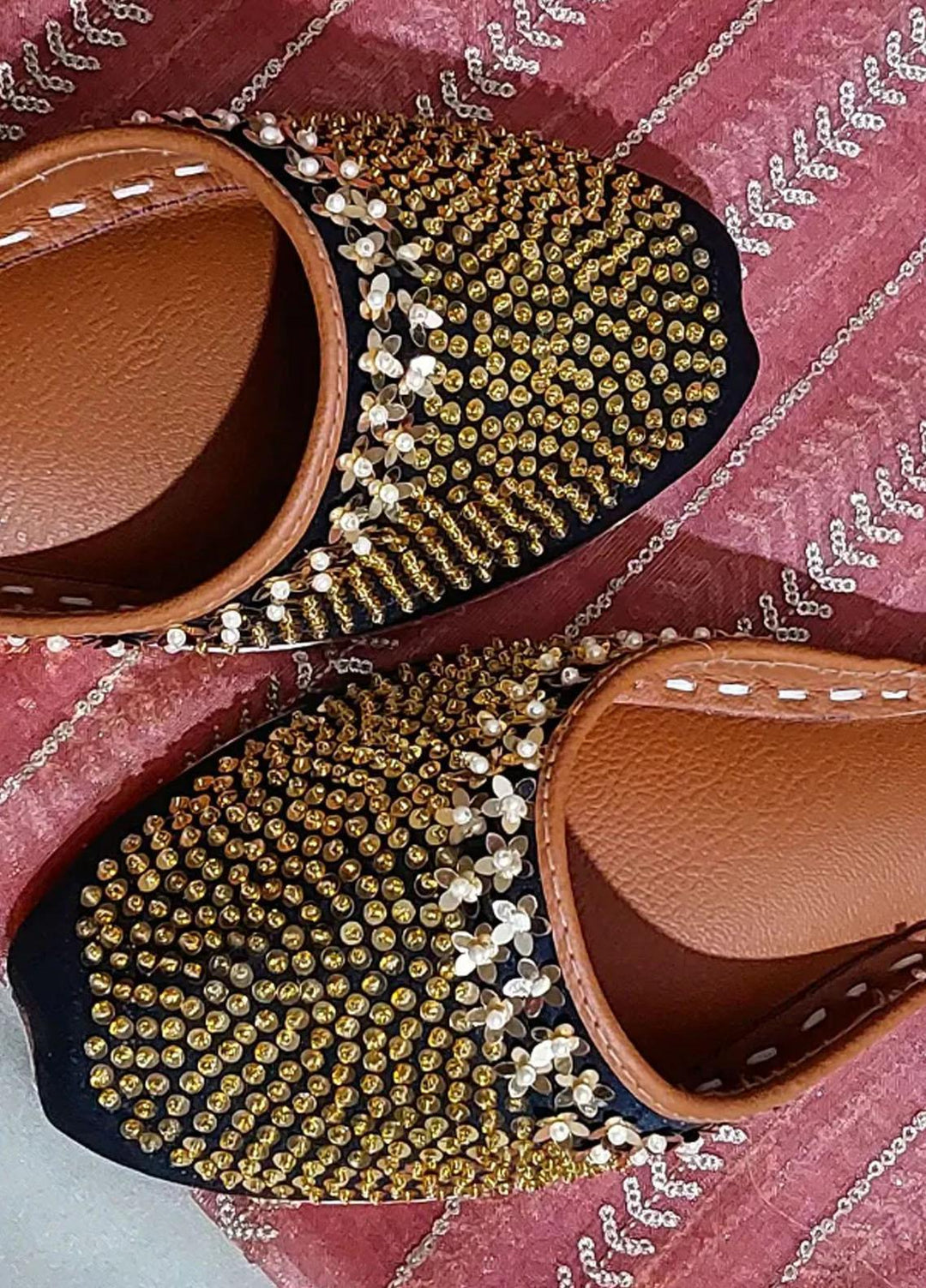 Khussa Darbar Festive Style   Khussa Glitter