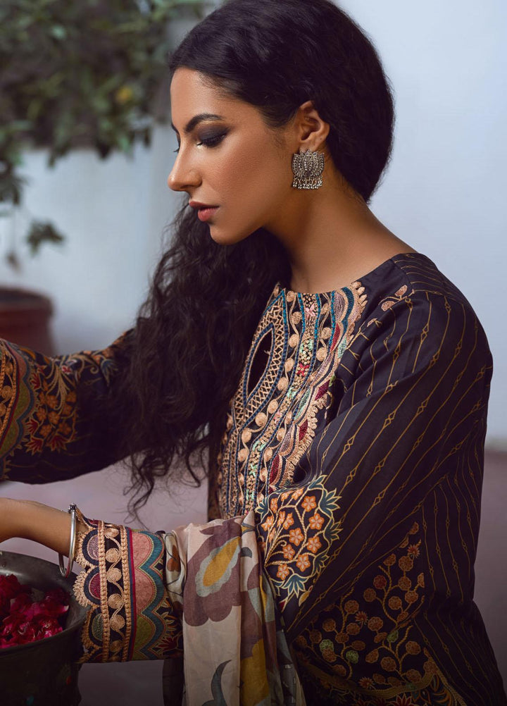Kinaar by Shiza Hassan Embroidered Lawn Suits Unstitched 3 Piece SH21KN SITARA - Luxury Collection
