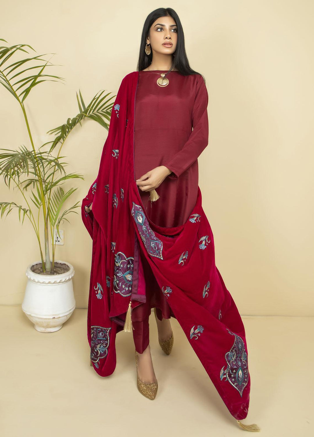 Kross Kulture Embroidered Velvet  Shawl KK21SBS KSH-21004 - Velvet Shawls