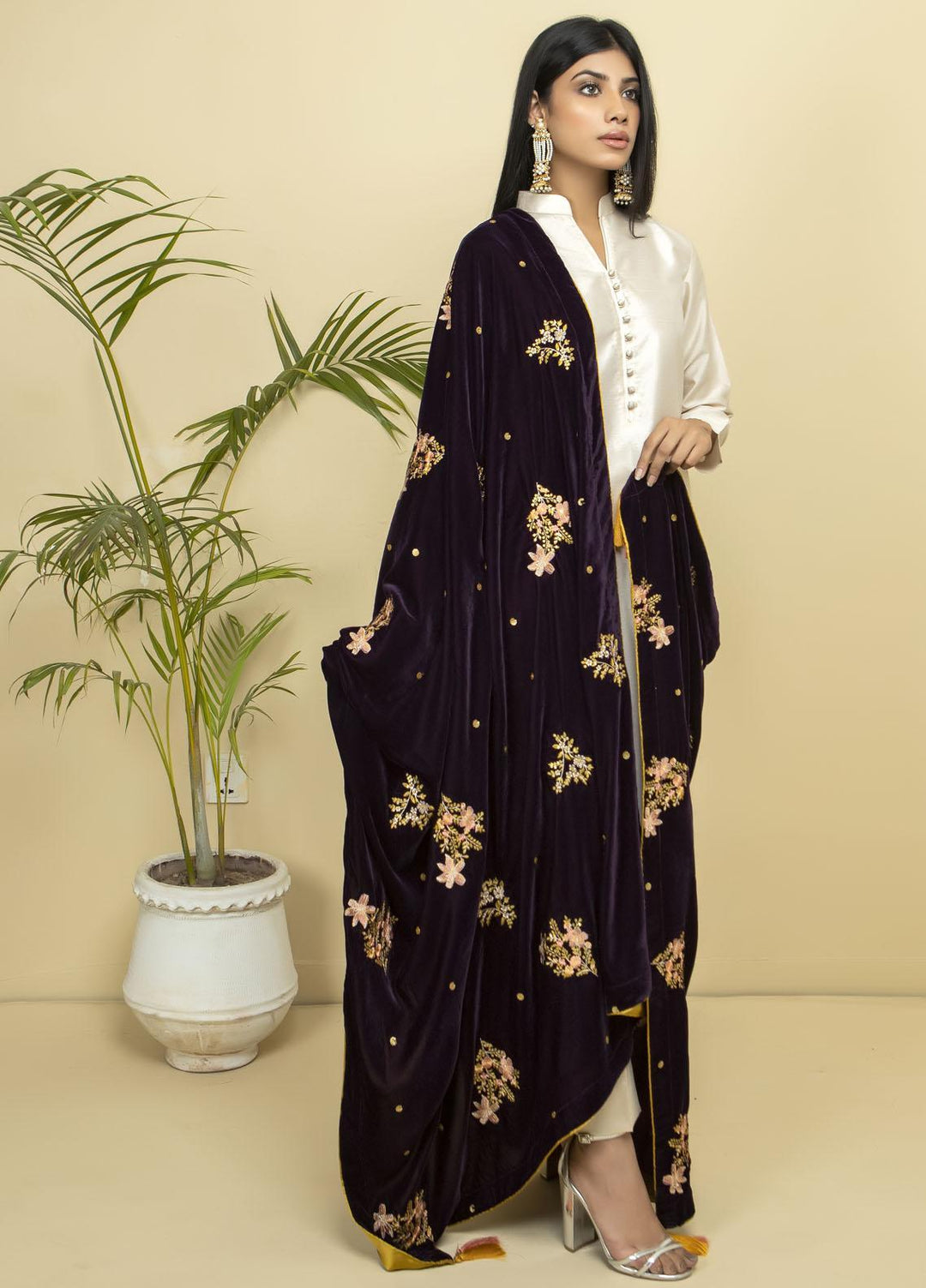 Kross Kulture Embroidered Velvet  Shawl KK21SBS KSH-21005 - Velvet Shawls