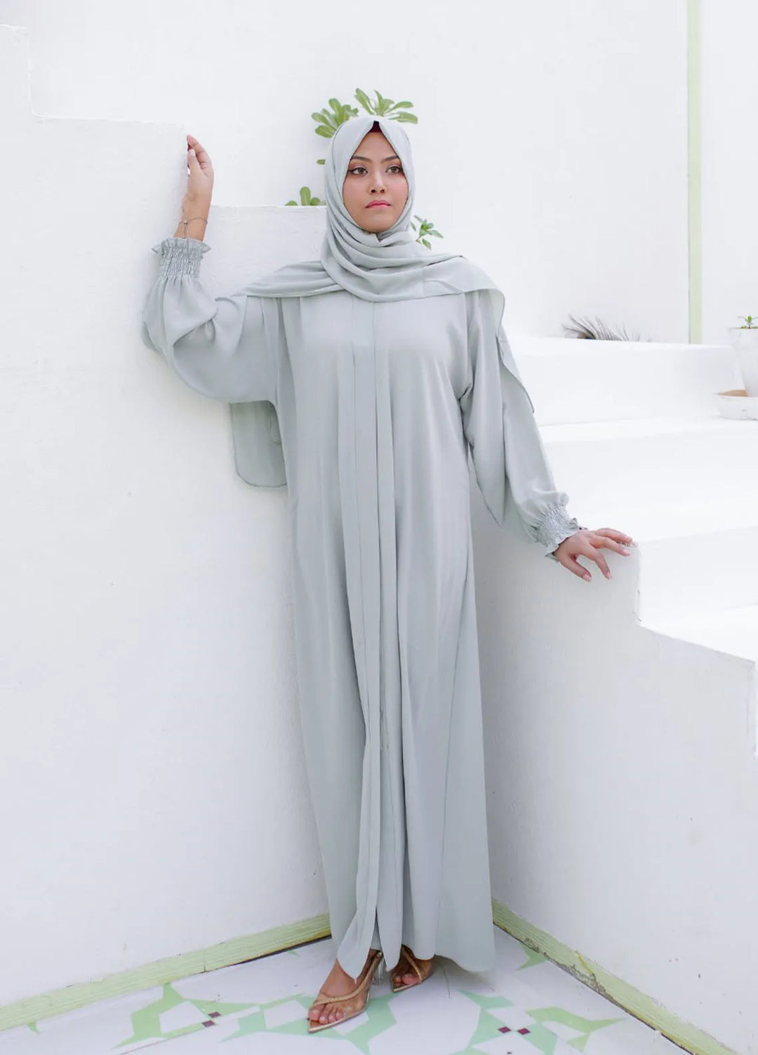 La Khilaba Pret Plain Georgette Mint Open Abaya