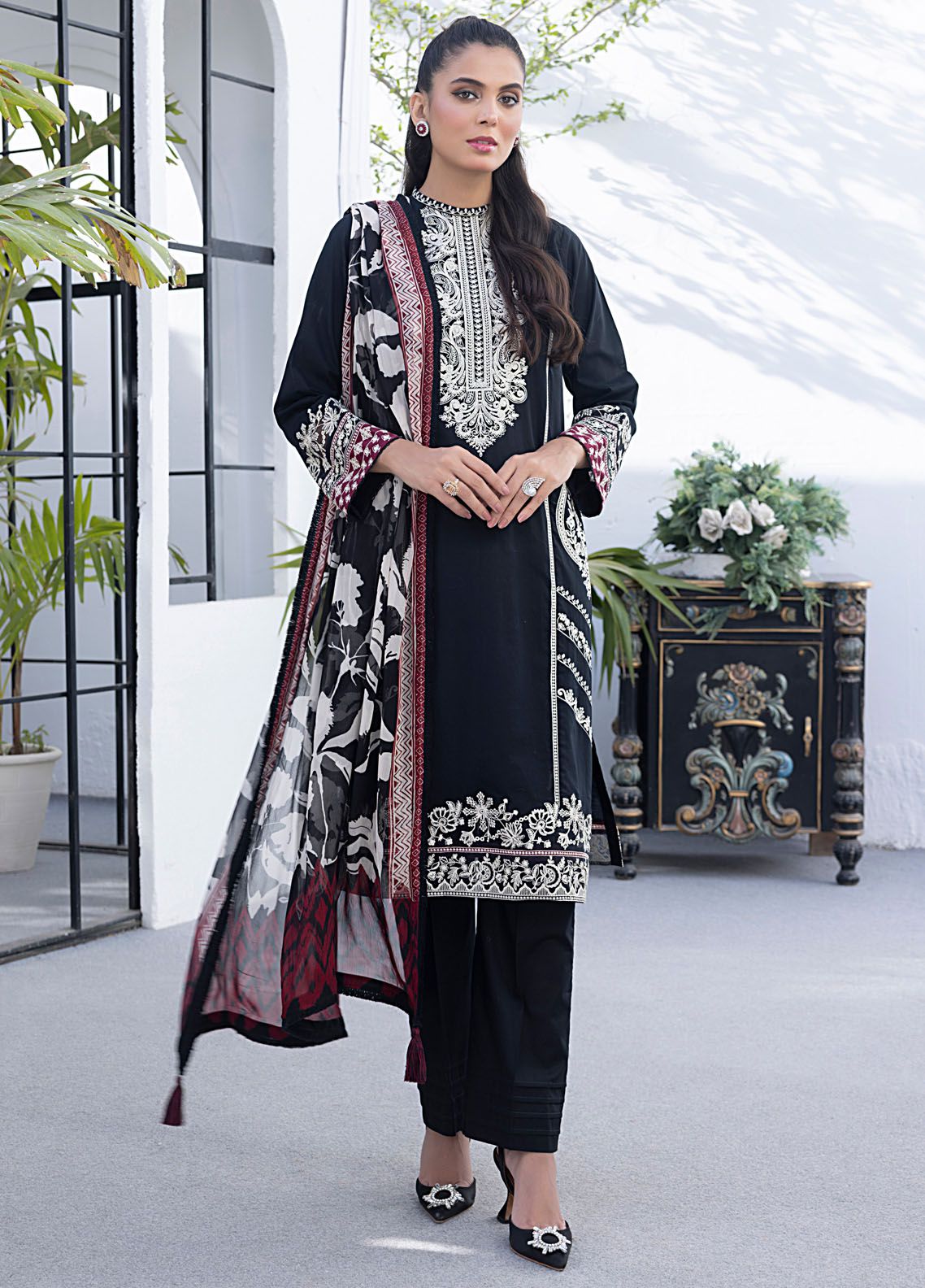 Elegance by Lakhany Unstitched Embroidered Chiffon Suits 4 Piece LSM25EC LG-RL-0021 - Festive Collection main image 1