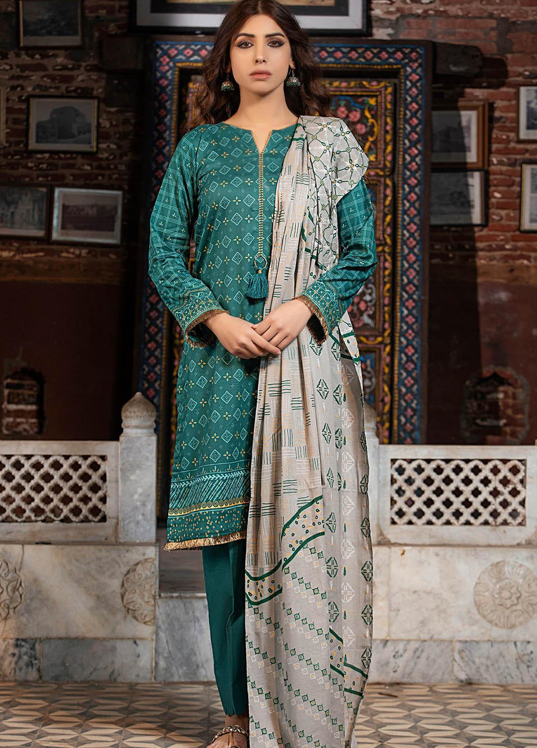 Lakhany Printed Lawn Stitched 3 Piece Suit LSM-2156