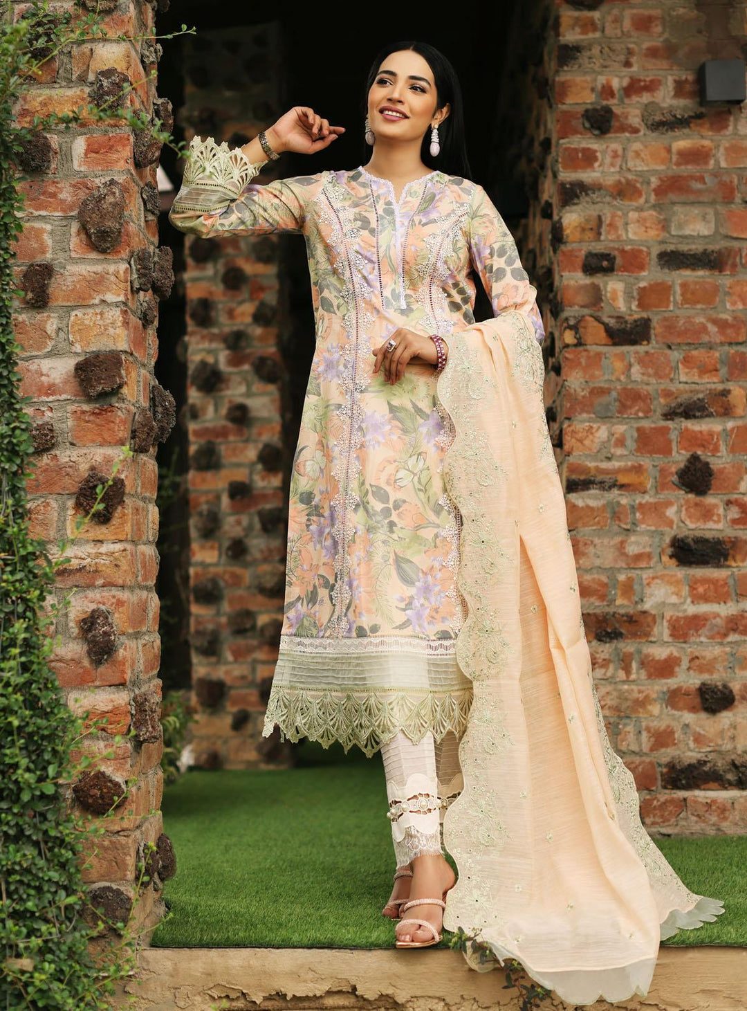 Lila By Sable Vogue Embroidered Lawn Suits Unstitched 2 Piece SV22L SAL-19 - Summer Collection