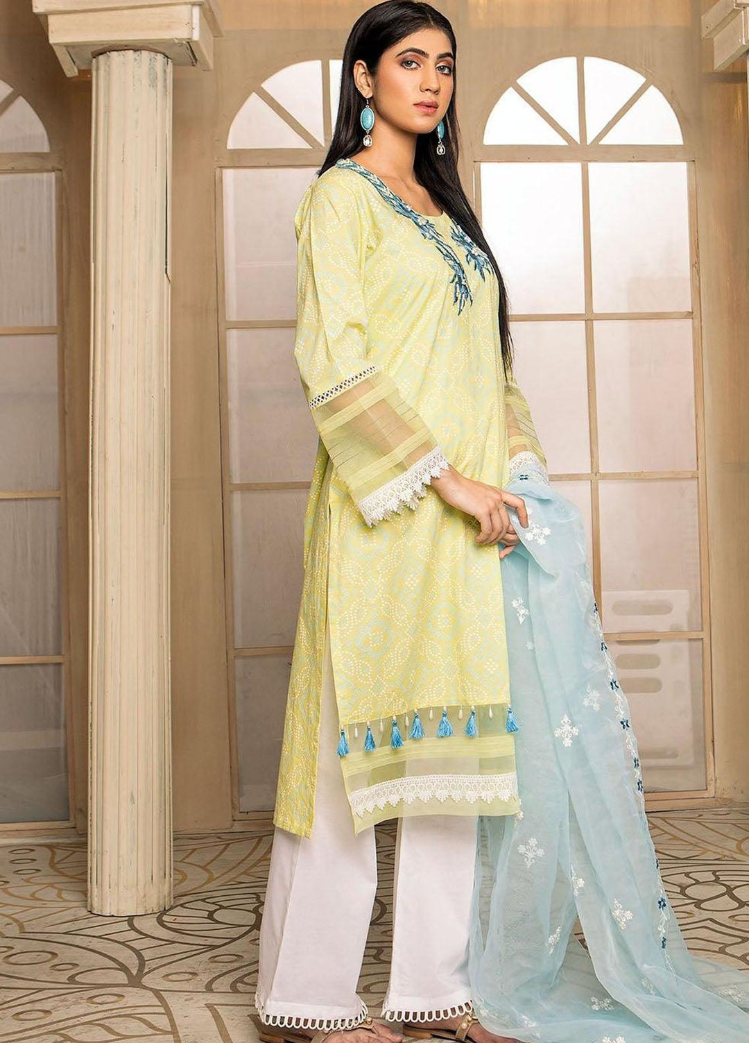 Madame Ready to Wear  Lawn 3 Piece Suit MDM22PE 2474