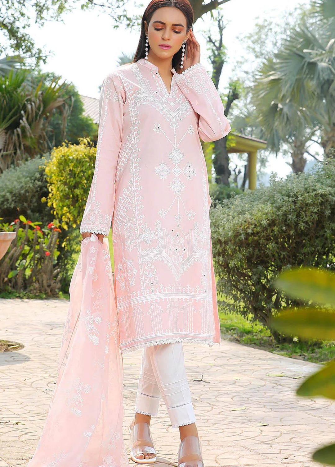 Madame Pret Eid Collection 2022 Pret Embroidered Lawn 3 Piece MDM22PE 2468