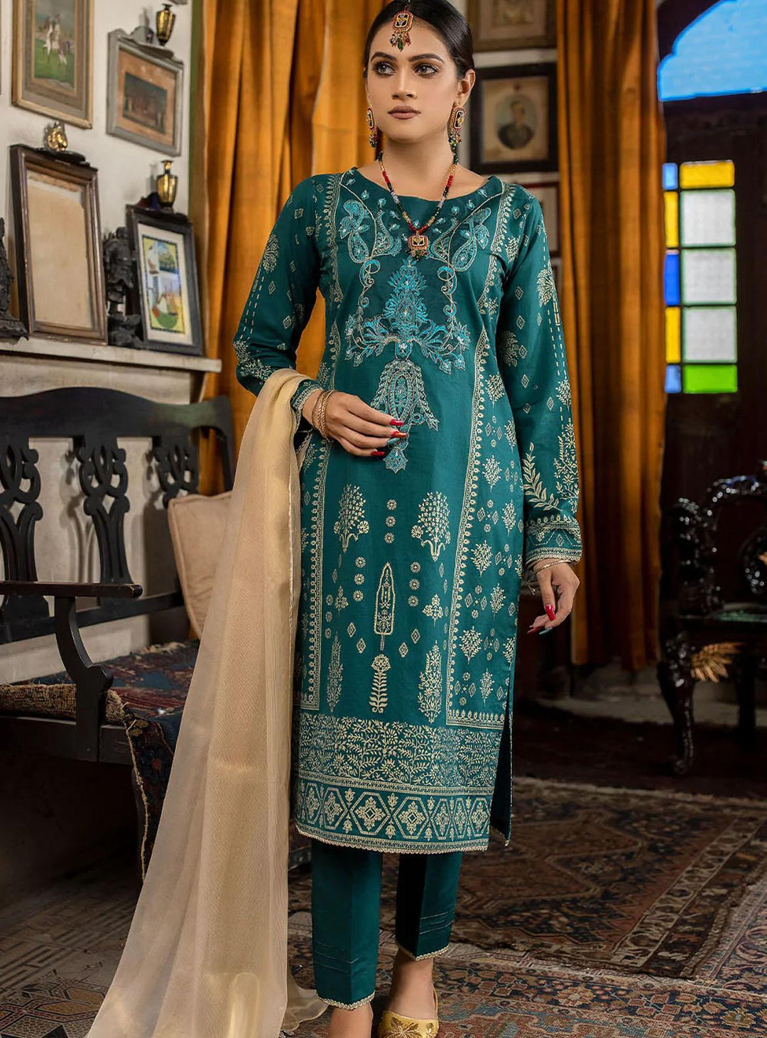 Madame Pret Embroidered Lawn 3 Piece MDM22E 2500