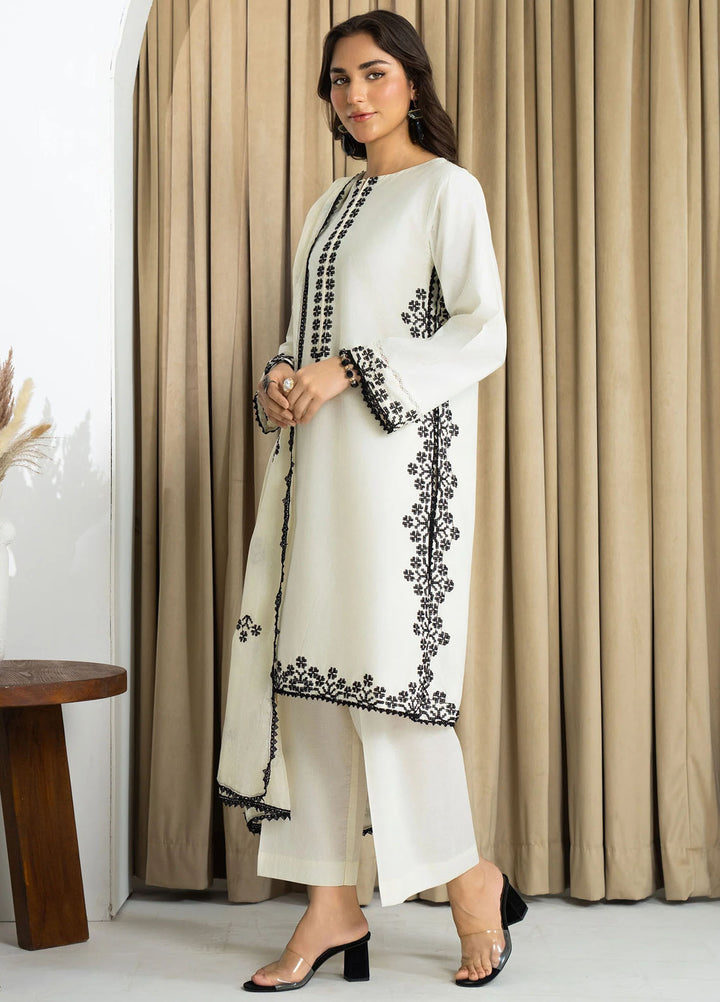 Mannat Clothing Pret Embroidered Lawn 3 Piece Suit Silque