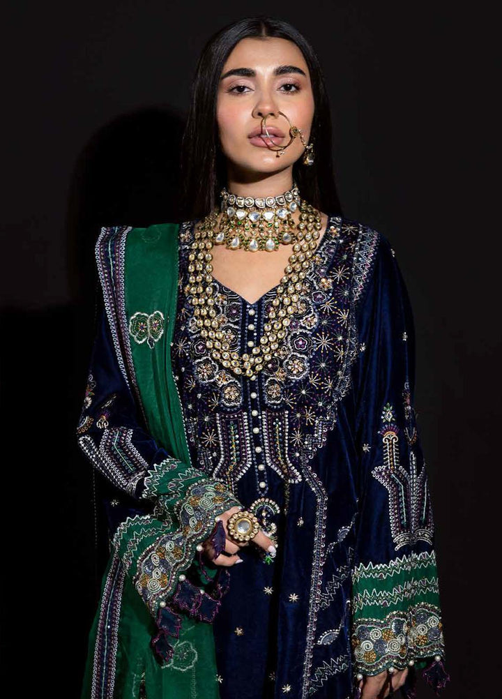 Maya by Nureh Embroidered Velvet Suits Unstitched 3 Piece NU22MV NV-18 Nur - Luxury Collection