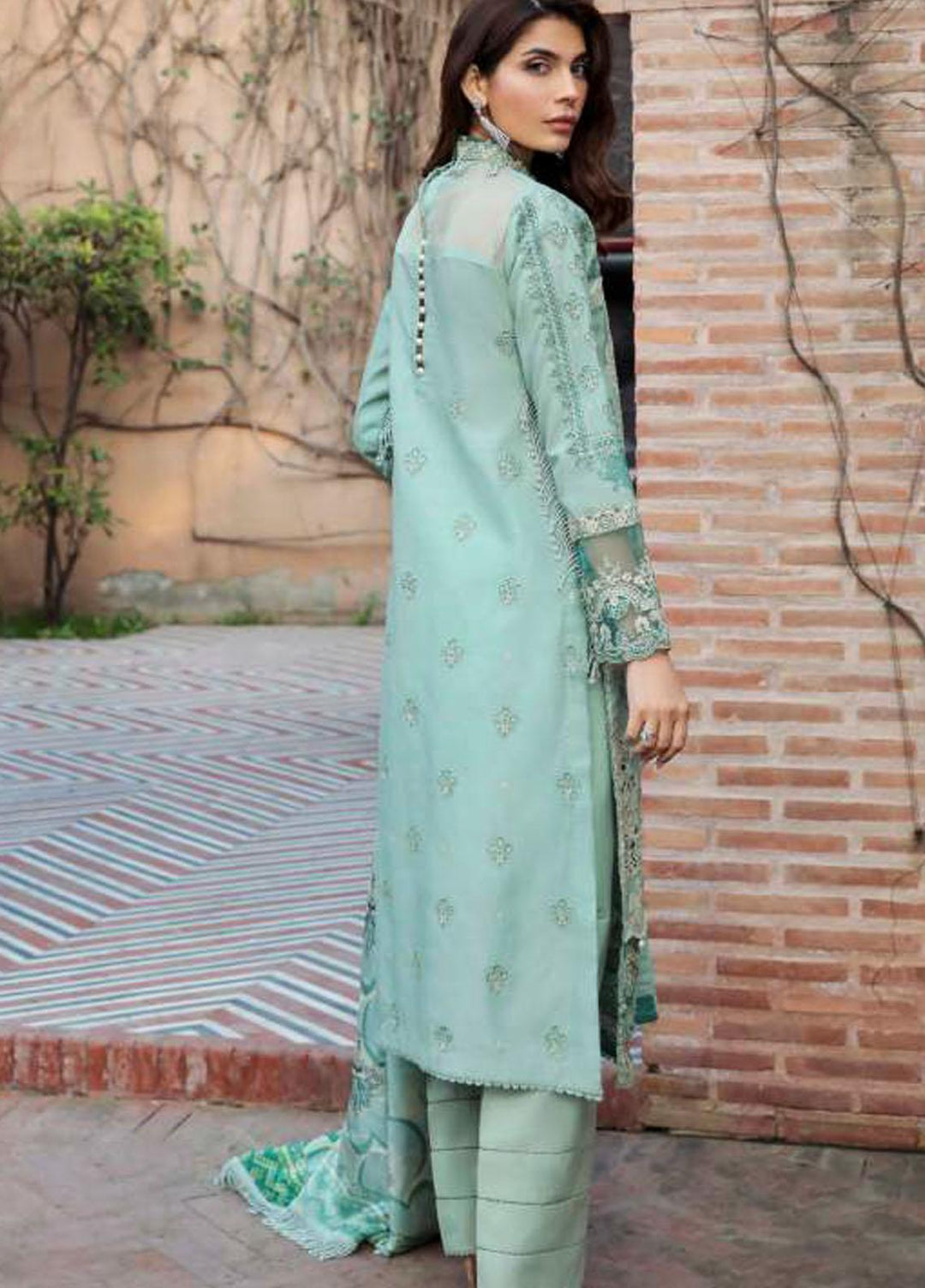 Motifz Embroidered Lawn Suit Unstitched 3 Piece MT22PL 3203 TRIBAL DEEPS - Premium Collection