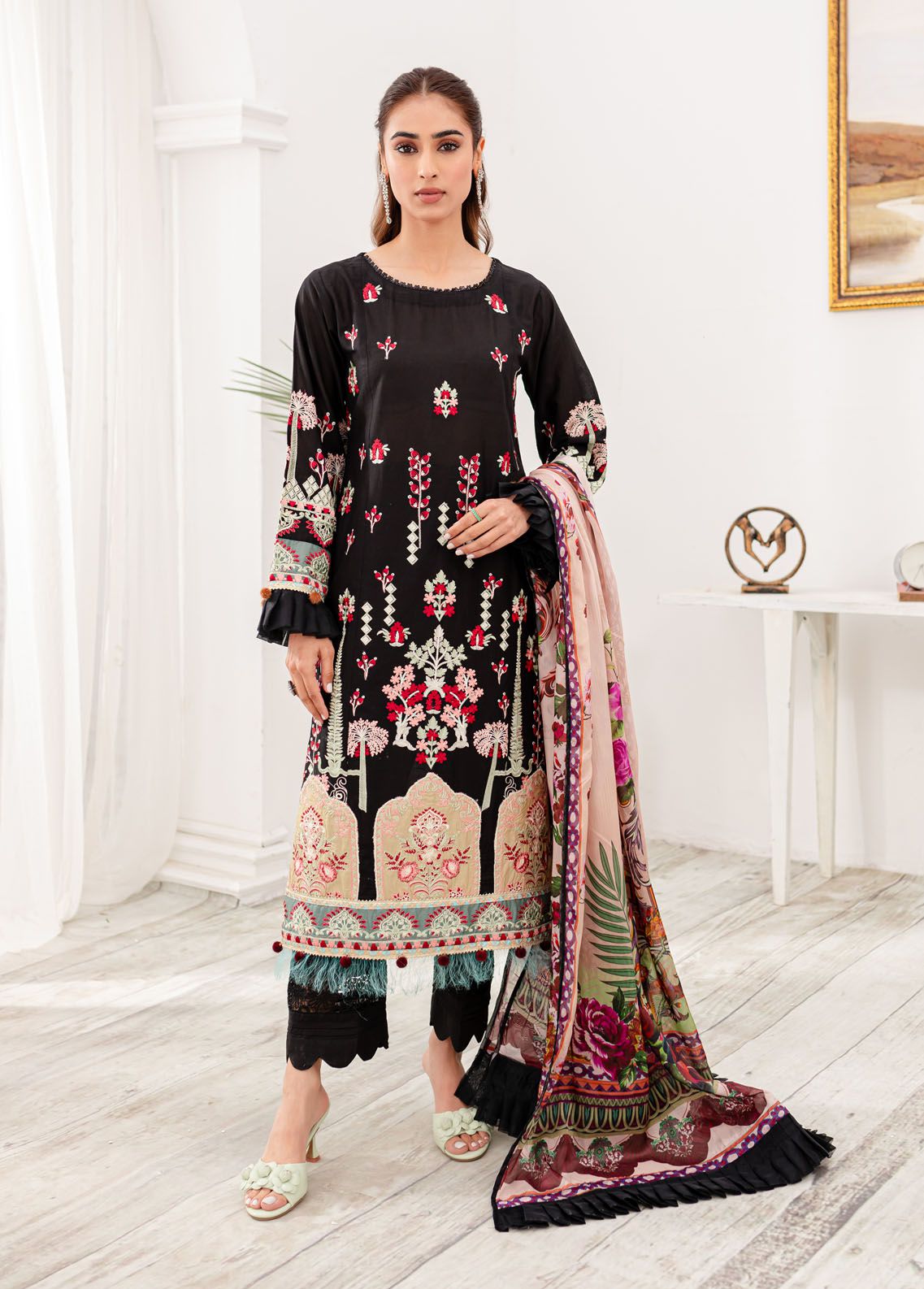 Naayas Pret Embroidered Lawn 3 Piece Suit NS23G Violet