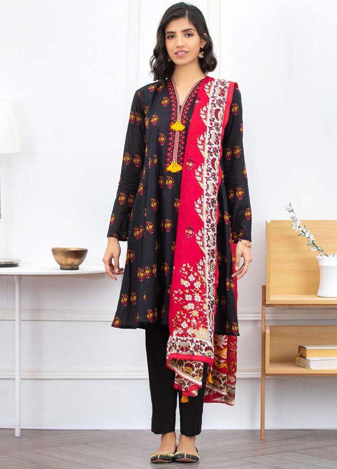 Ayeleen By Orient Textile Printed Lawn Suits Unstitched 3 Piece OT21A 178 ( BLACK ) - Summer Collection
