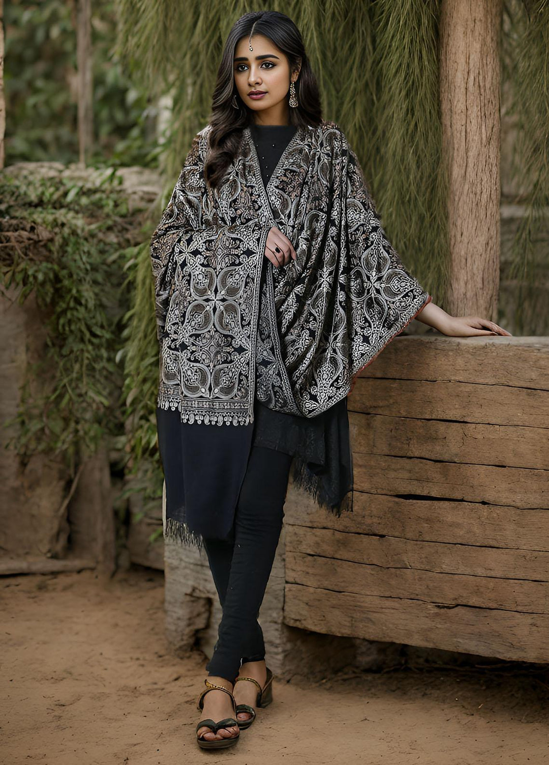 Sanaulla Exclusive Range  Pashmina  KPS 781 D-31 Black - Women Shawls