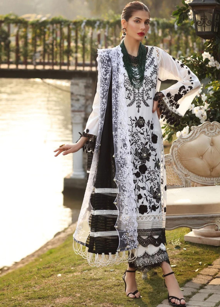 Sable Vogue By Ittehad Textiles Embroidered Lawn Suits Unstitched 3 Piece ITD21SV 07-MAHAY - Luxury Collection