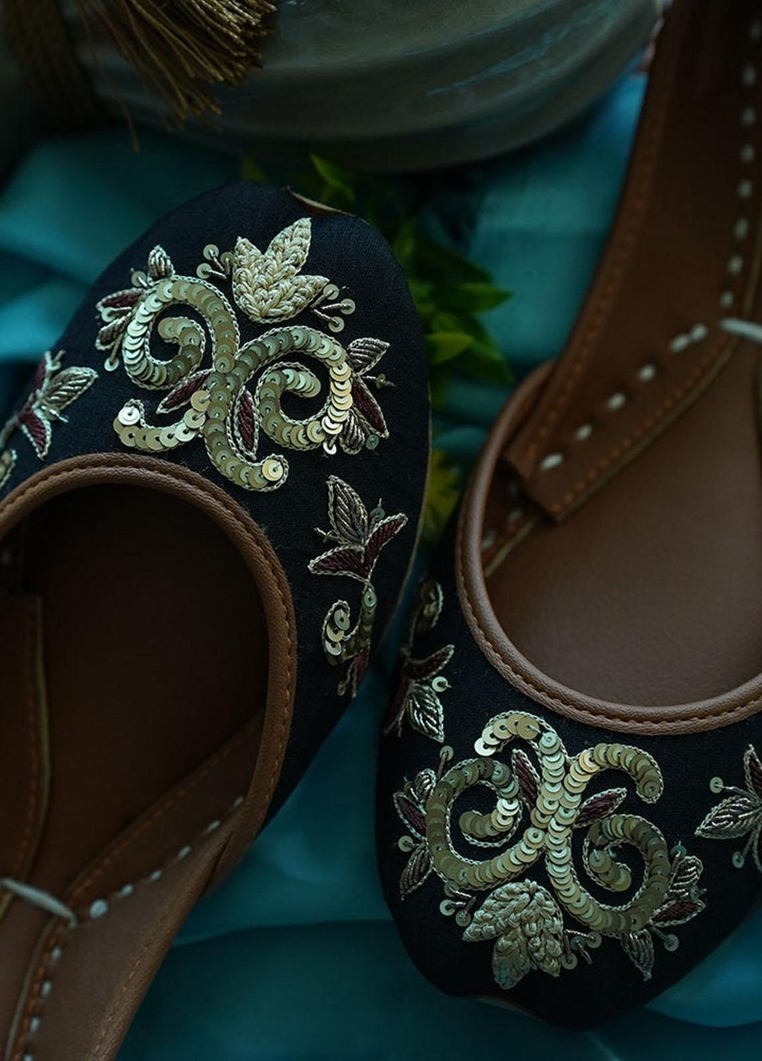 Saheliyan Formal Style Khussa TRIVIA kikli00TI1136