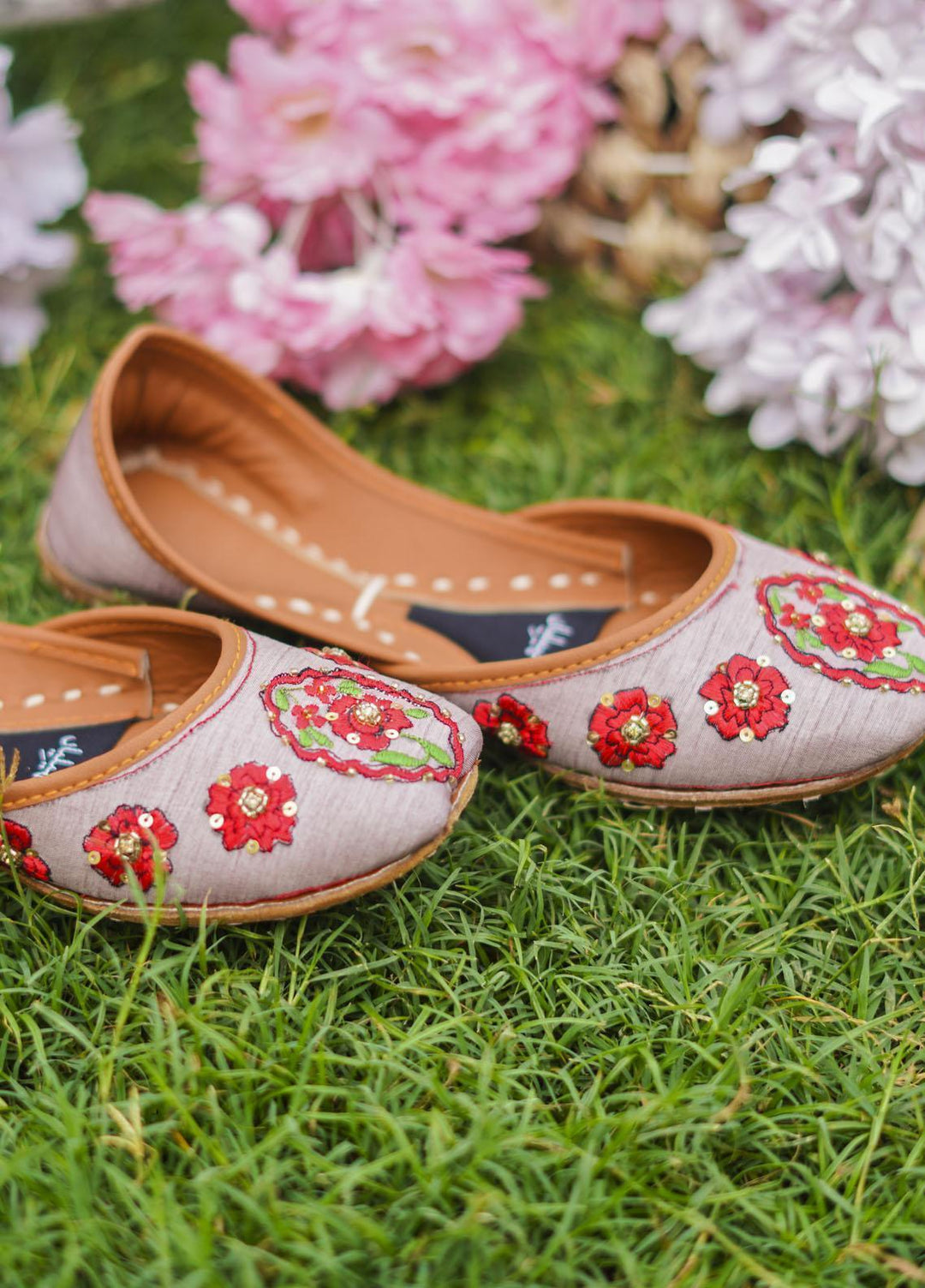 Saheliyan Festive Style Khussay PHOOL00DH122 DHALIA