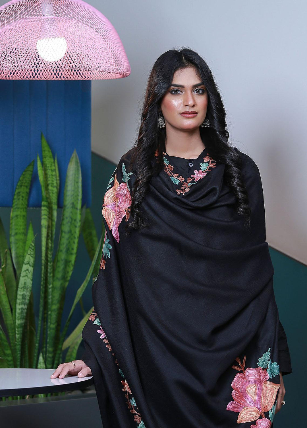 Sanaulla Exclusive Range  Pashmina  Mama D-41 Black 01 - Women Shawls