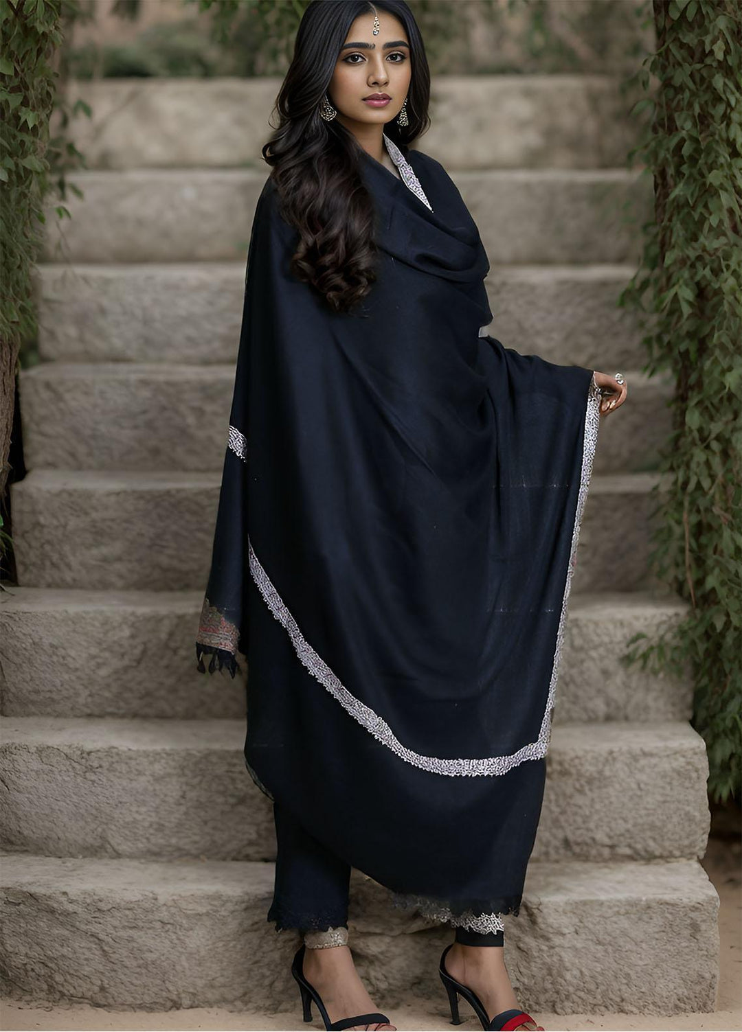 Sanaulla Exclusive Range  Pashmina  Mama D-22 Black - Women Shawls