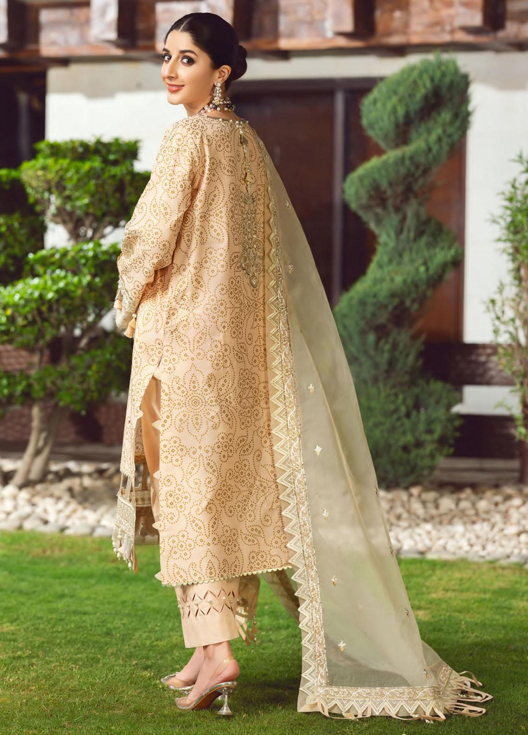Seran Embroidered Lawn Suit Unstitched 3 Piece SRN22E 10 Floret Flair - Luxury Collection