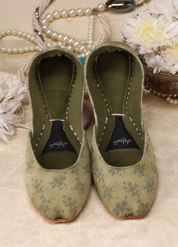 Surkhab by Saheliyan Women Khussa Nigeen