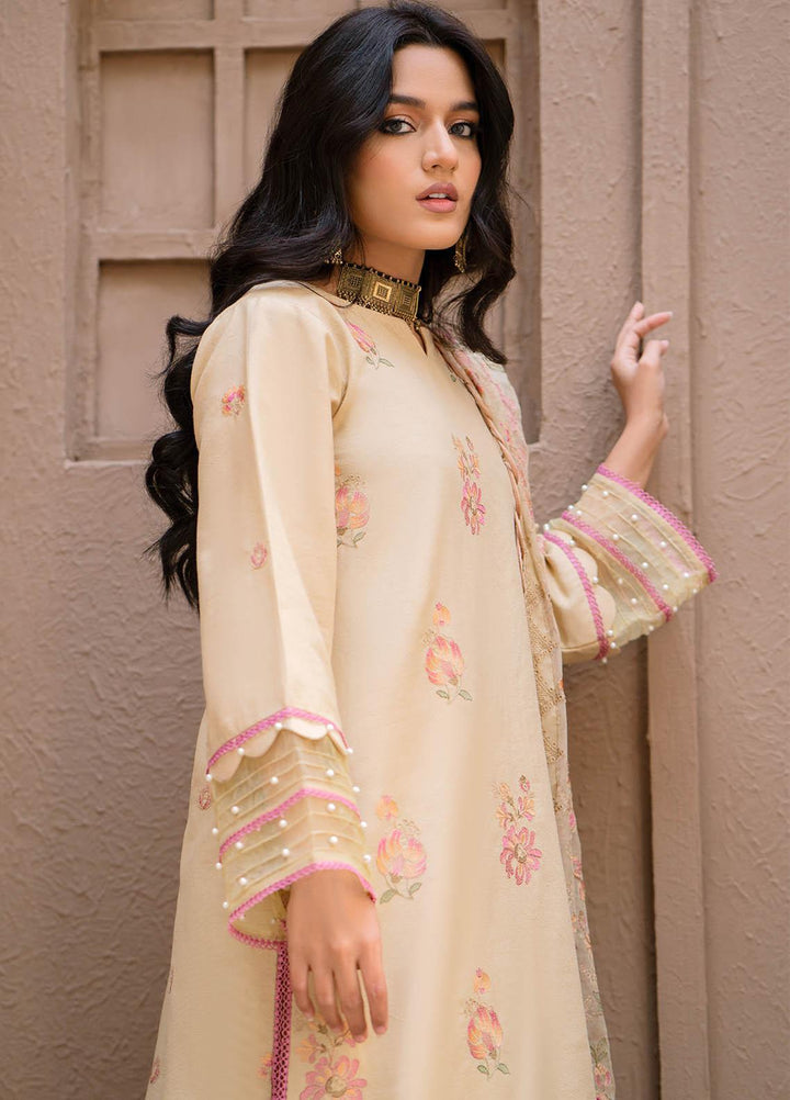 Surmai By Humdum Embroidered Lawn Suits Unstitched 3 Piece HD23S D-7 - Summer Collection