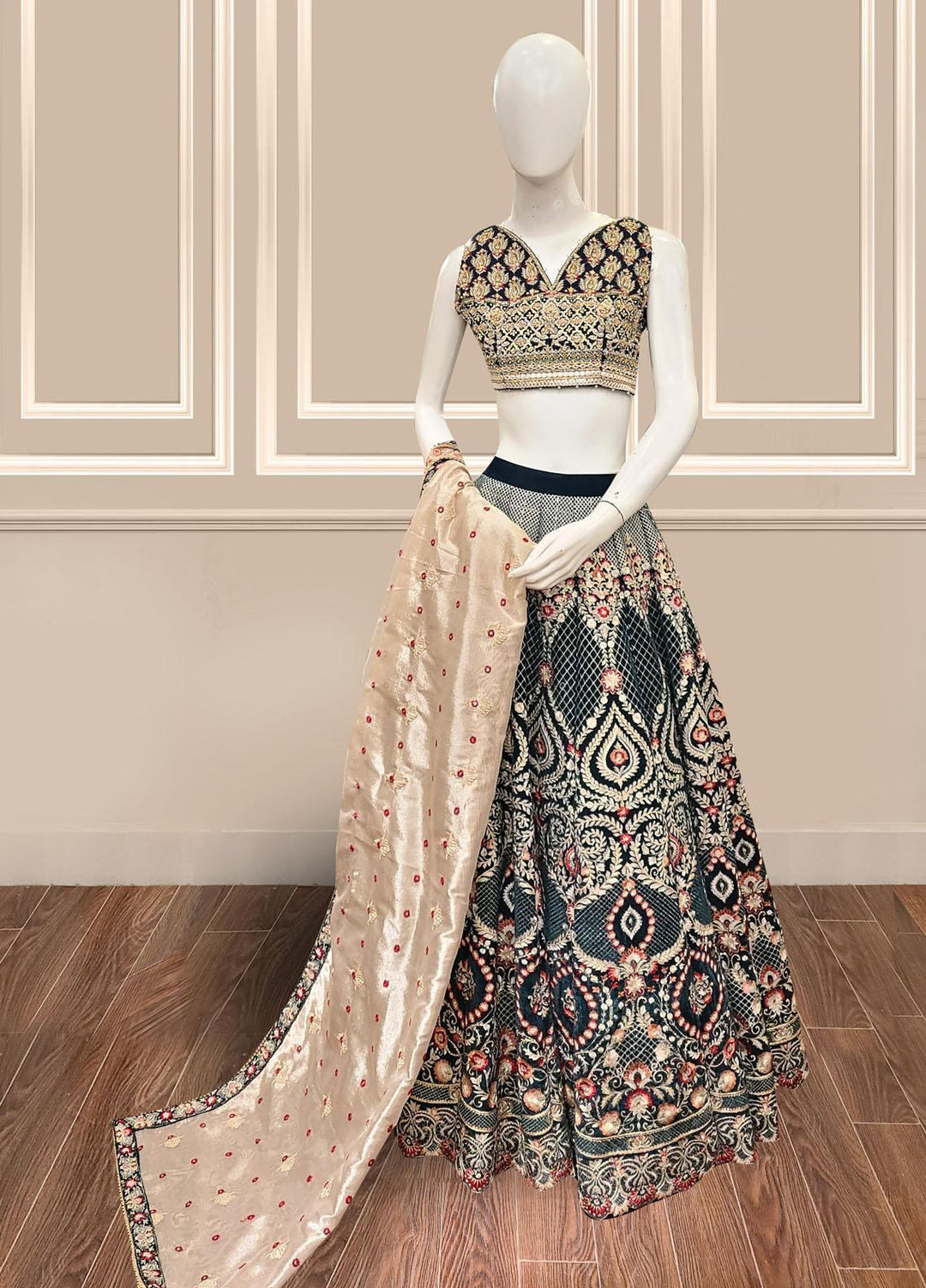 Threads & Motifs Luxury Pret  Velvet 2 Piece Dress THM21F 7556